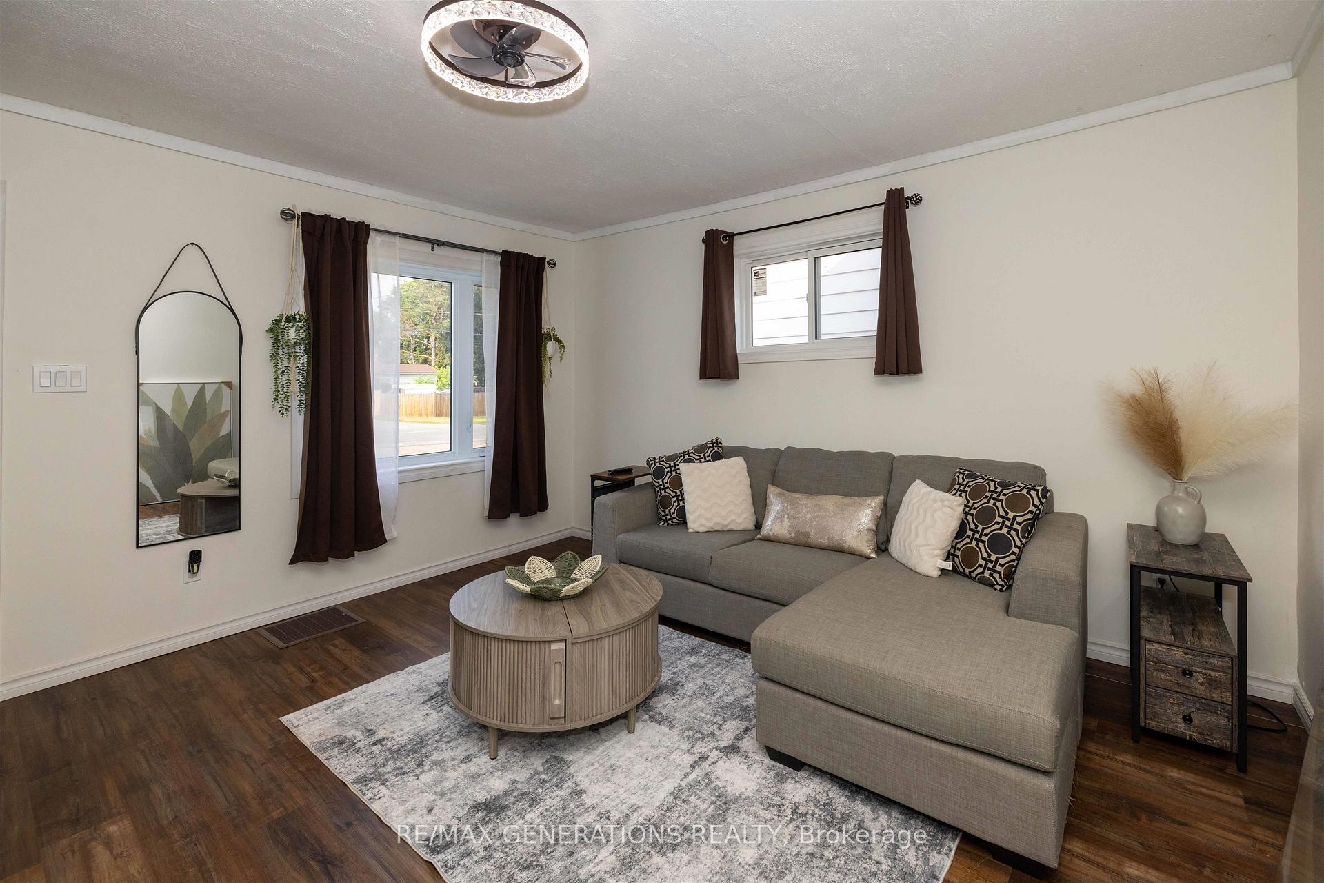 Photo 2 of 407 Markland Street, Thunder Bay, Academy Heights — HOMEH