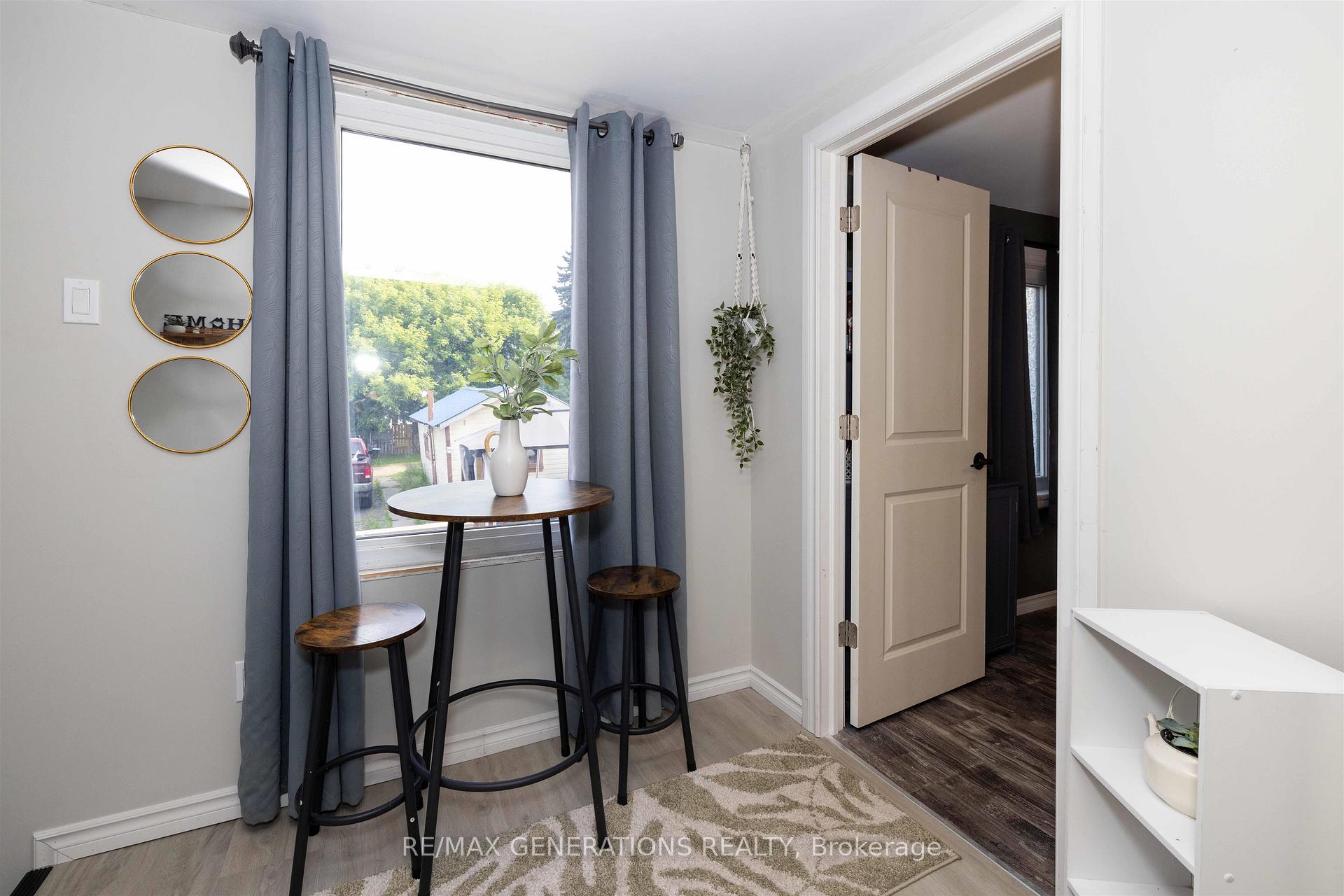 Photo 9 of 407 Markland Street, Thunder Bay, Academy Heights — HOMEH
