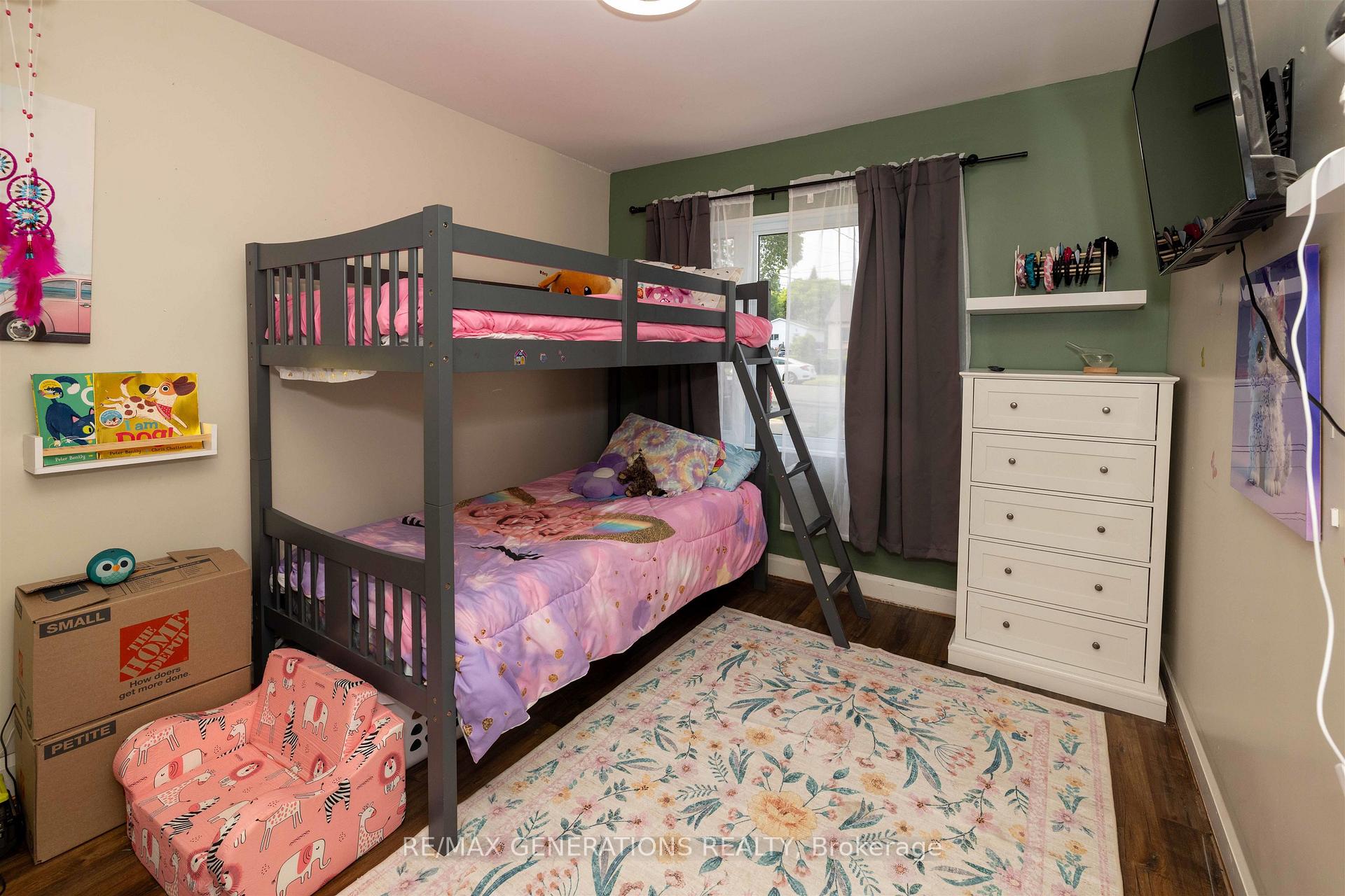Photo 11 of 407 Markland Street, Thunder Bay, Academy Heights — HOMEH