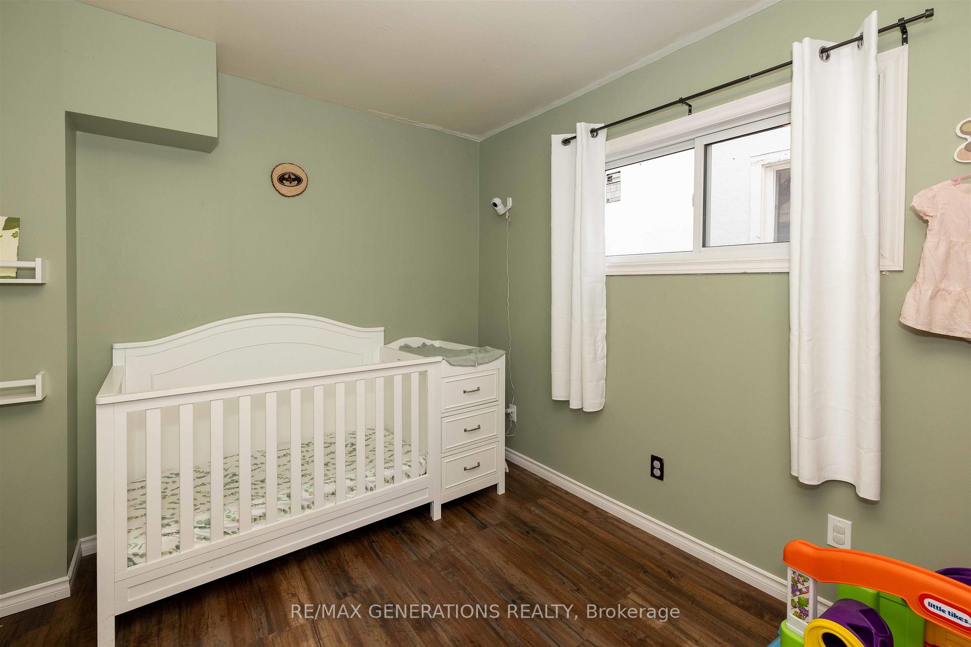 Photo 12 of 407 Markland Street, Thunder Bay, Academy Heights — HOMEH