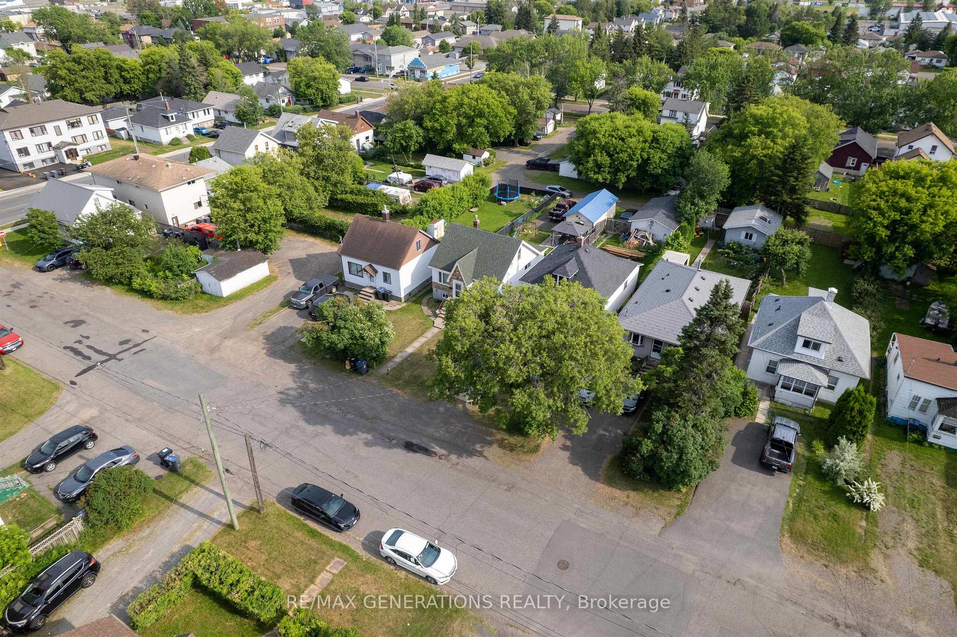 Photo 23 of 407 Markland Street, Thunder Bay, Academy Heights — HOMEH