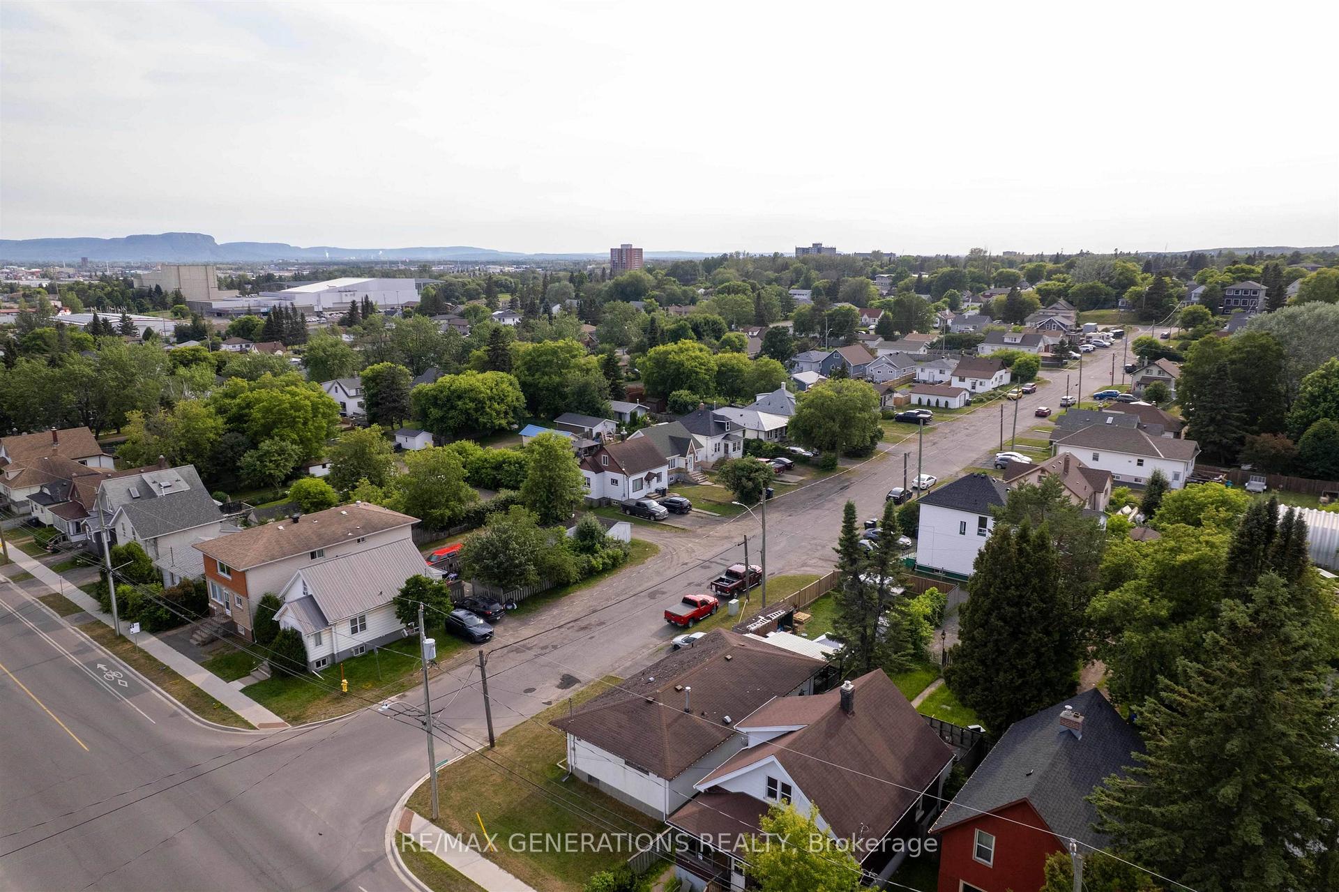 Photo 25 of 407 Markland Street, Thunder Bay, Academy Heights — HOMEH