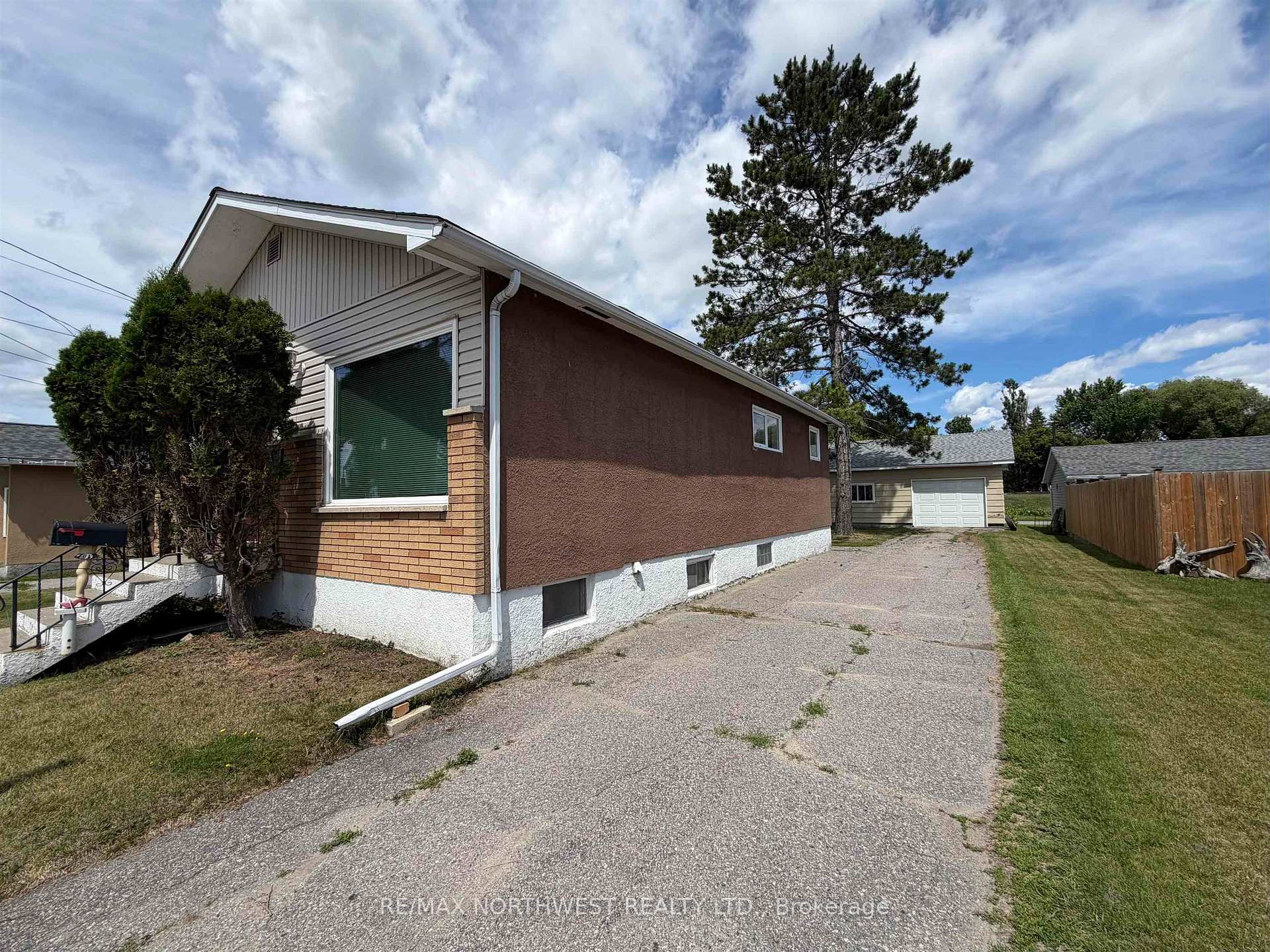 Photo 2 of 238 Third Street E, Fort Frances — HOMEH
