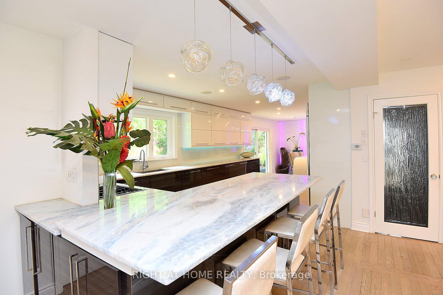 Photo 6 of 4299 Lakeshore Road, Burlington, Shoreacres — HOMEH