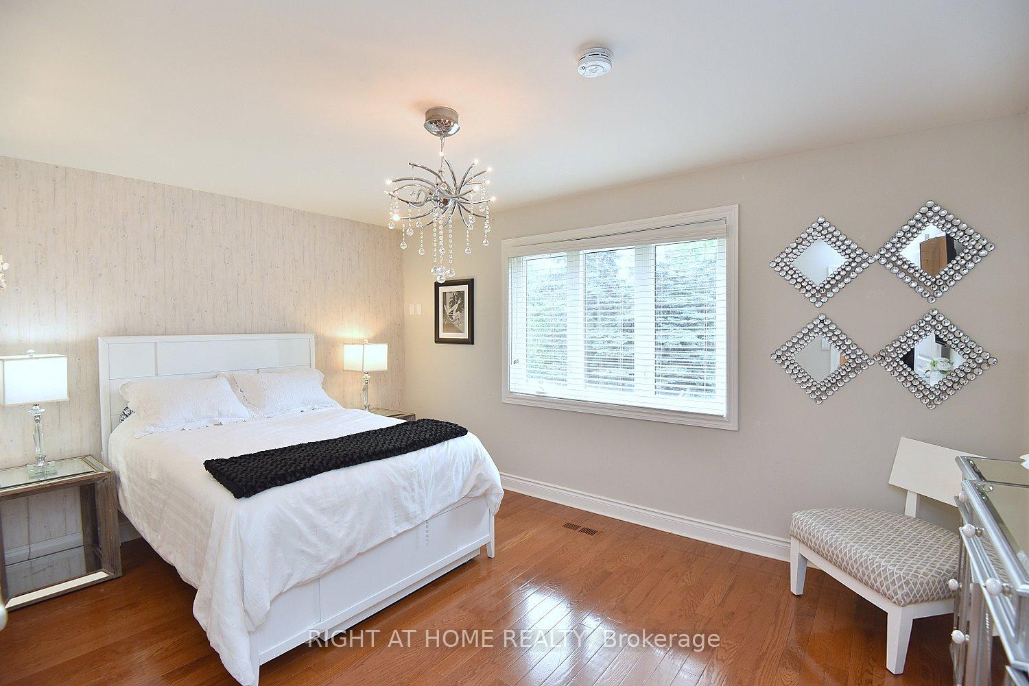 Photo 24 of 4299 Lakeshore Road, Burlington, Shoreacres — HOMEH