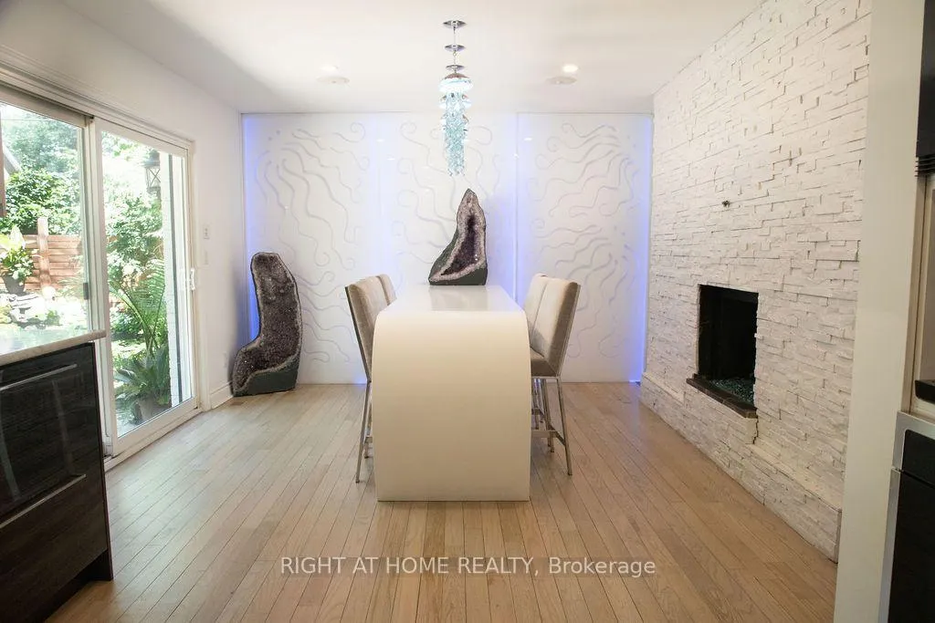 Photo 8 of 4299 Lakeshore Road, Burlington, Shoreacres — HOMEH