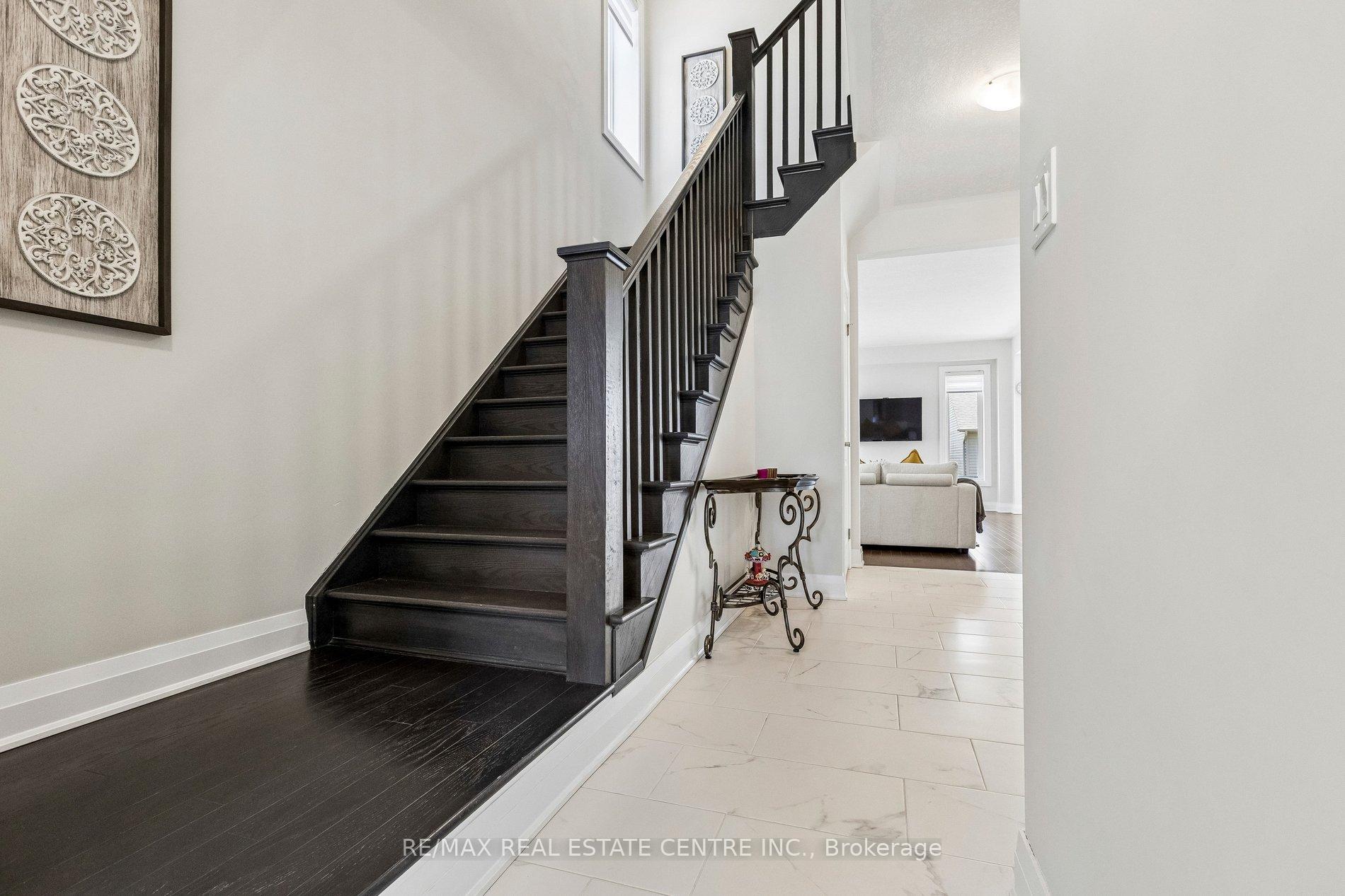 Photo 4 of 294 Chokecherry Crescent, Waterloo, Columbia Forest/Clair Hills — HOMEH
