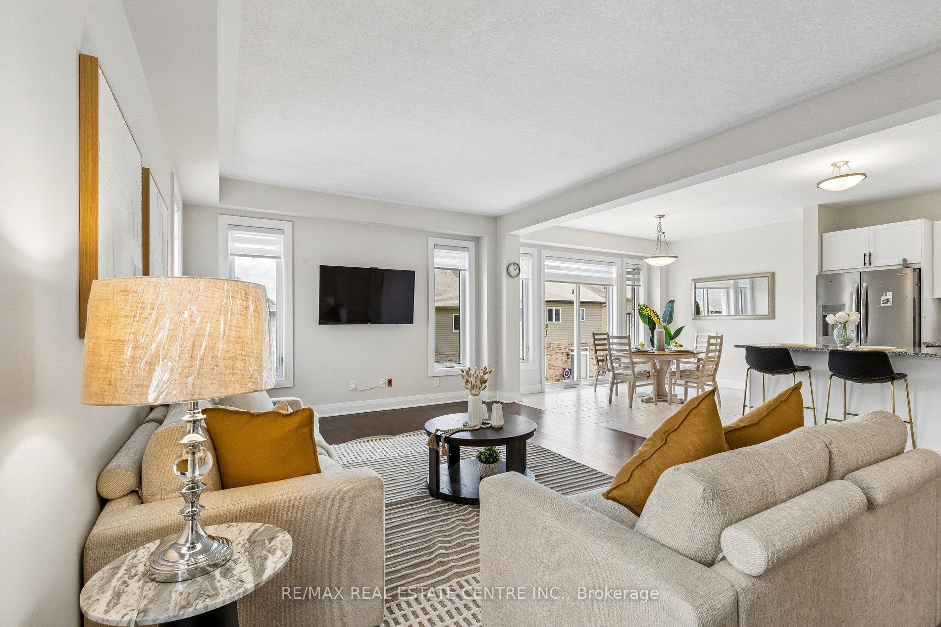 Photo 12 of 294 Chokecherry Crescent, Waterloo, Columbia Forest/Clair Hills — HOMEH
