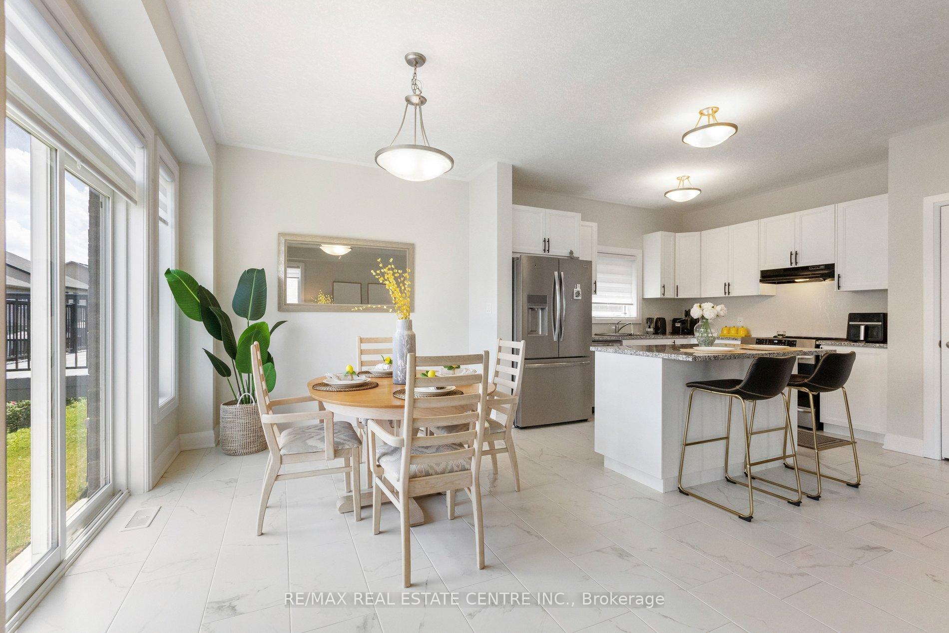 Photo 17 of 294 Chokecherry Crescent, Waterloo, Columbia Forest/Clair Hills — HOMEH