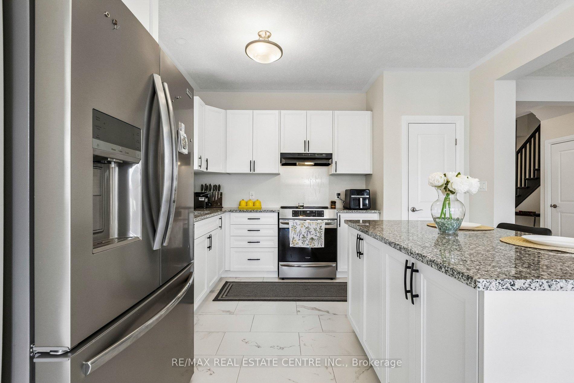 Photo 21 of 294 Chokecherry Crescent, Waterloo, Columbia Forest/Clair Hills — HOMEH