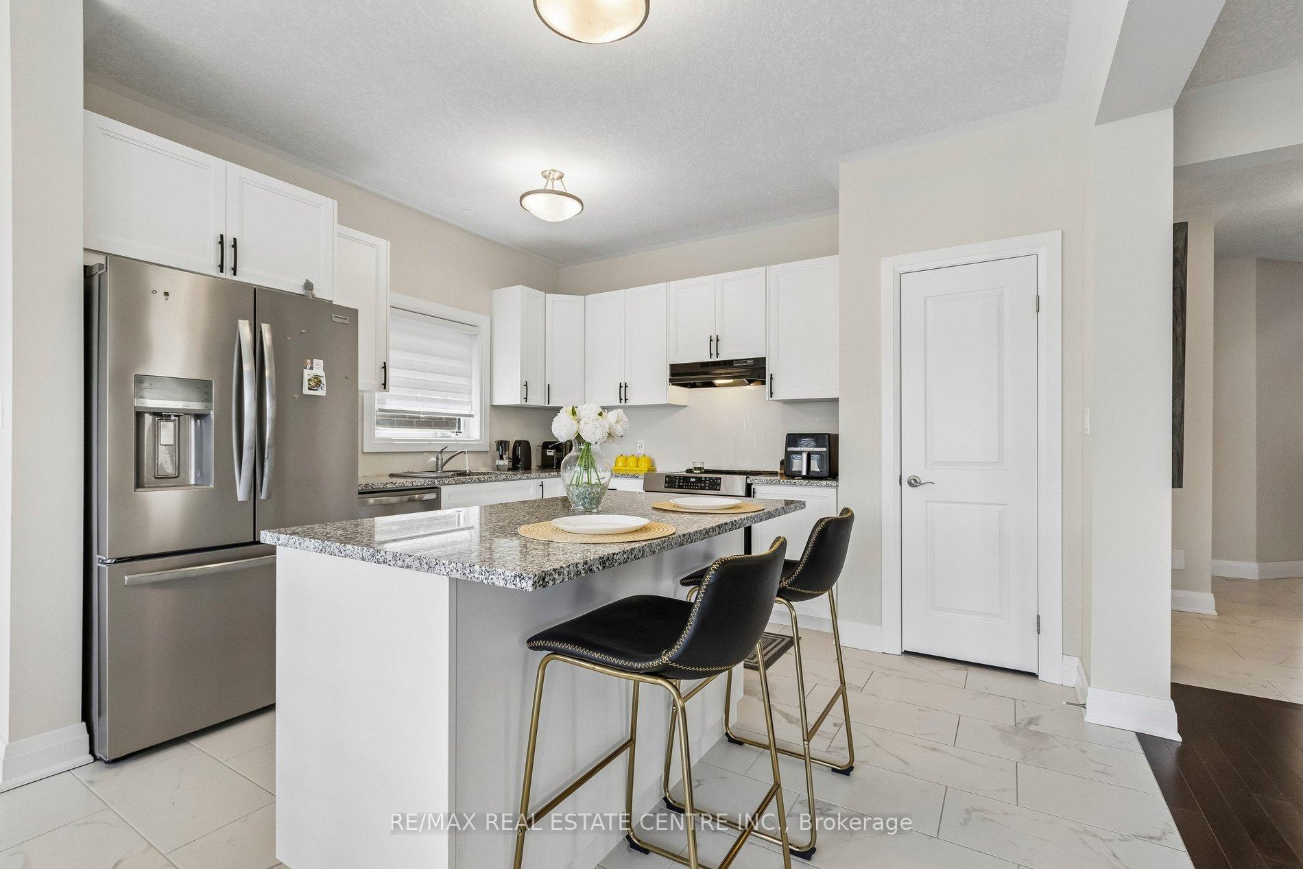 Photo 22 of 294 Chokecherry Crescent, Waterloo, Columbia Forest/Clair Hills — HOMEH