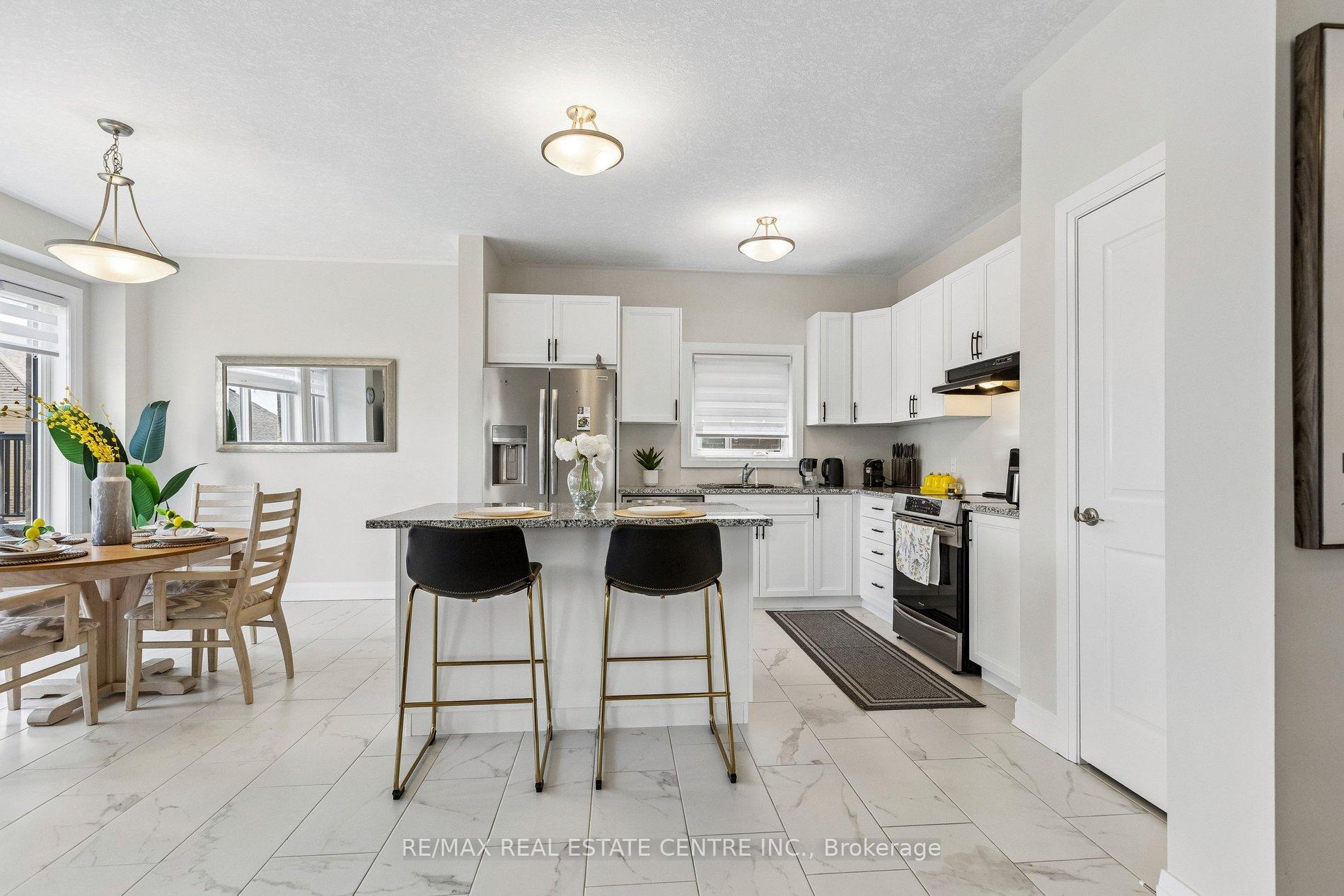 Photo 23 of 294 Chokecherry Crescent, Waterloo, Columbia Forest/Clair Hills — HOMEH