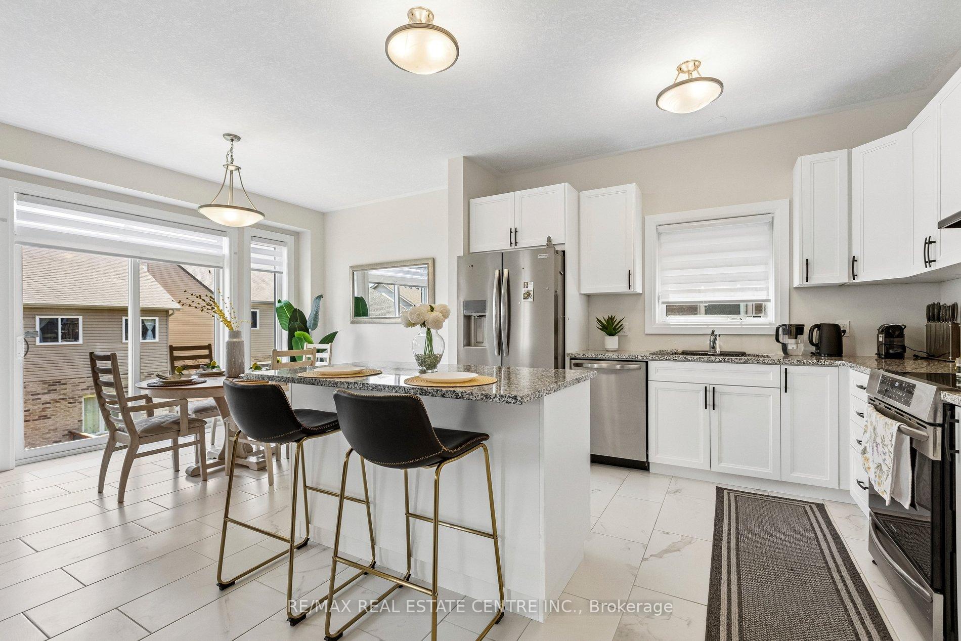 Photo 24 of 294 Chokecherry Crescent, Waterloo, Columbia Forest/Clair Hills — HOMEH