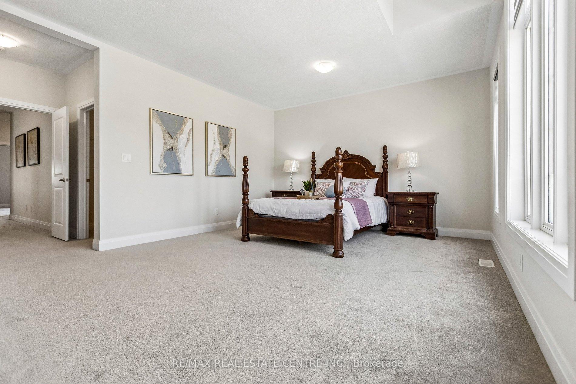 Photo 31 of 294 Chokecherry Crescent, Waterloo, Columbia Forest/Clair Hills — HOMEH