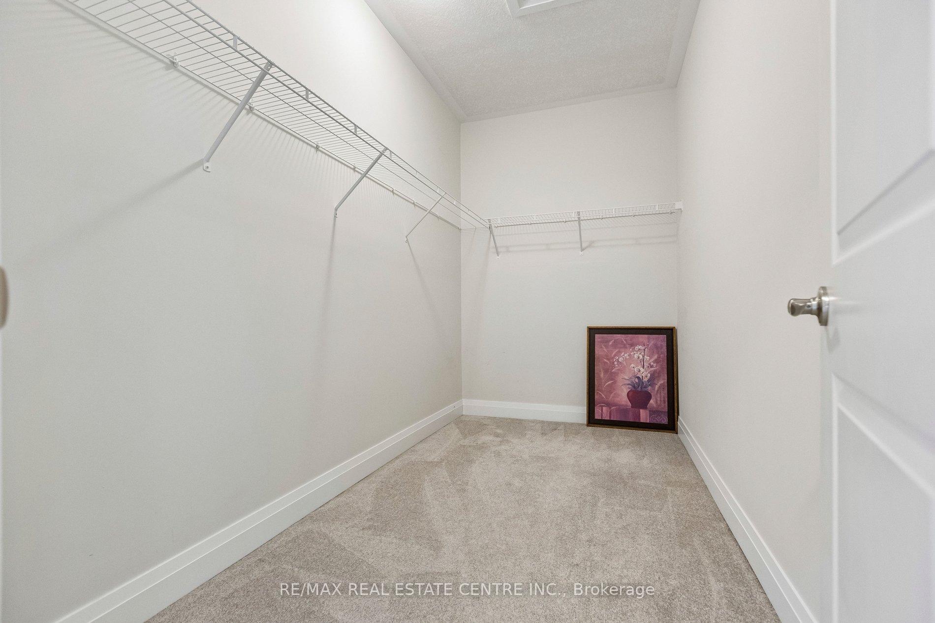 Photo 32 of 294 Chokecherry Crescent, Waterloo, Columbia Forest/Clair Hills — HOMEH