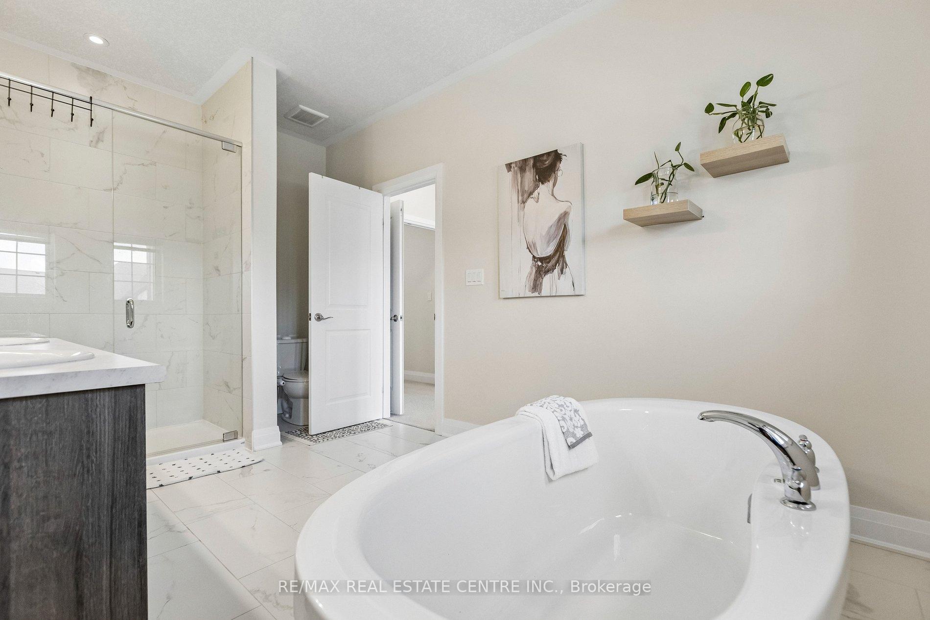 Photo 35 of 294 Chokecherry Crescent, Waterloo, Columbia Forest/Clair Hills — HOMEH