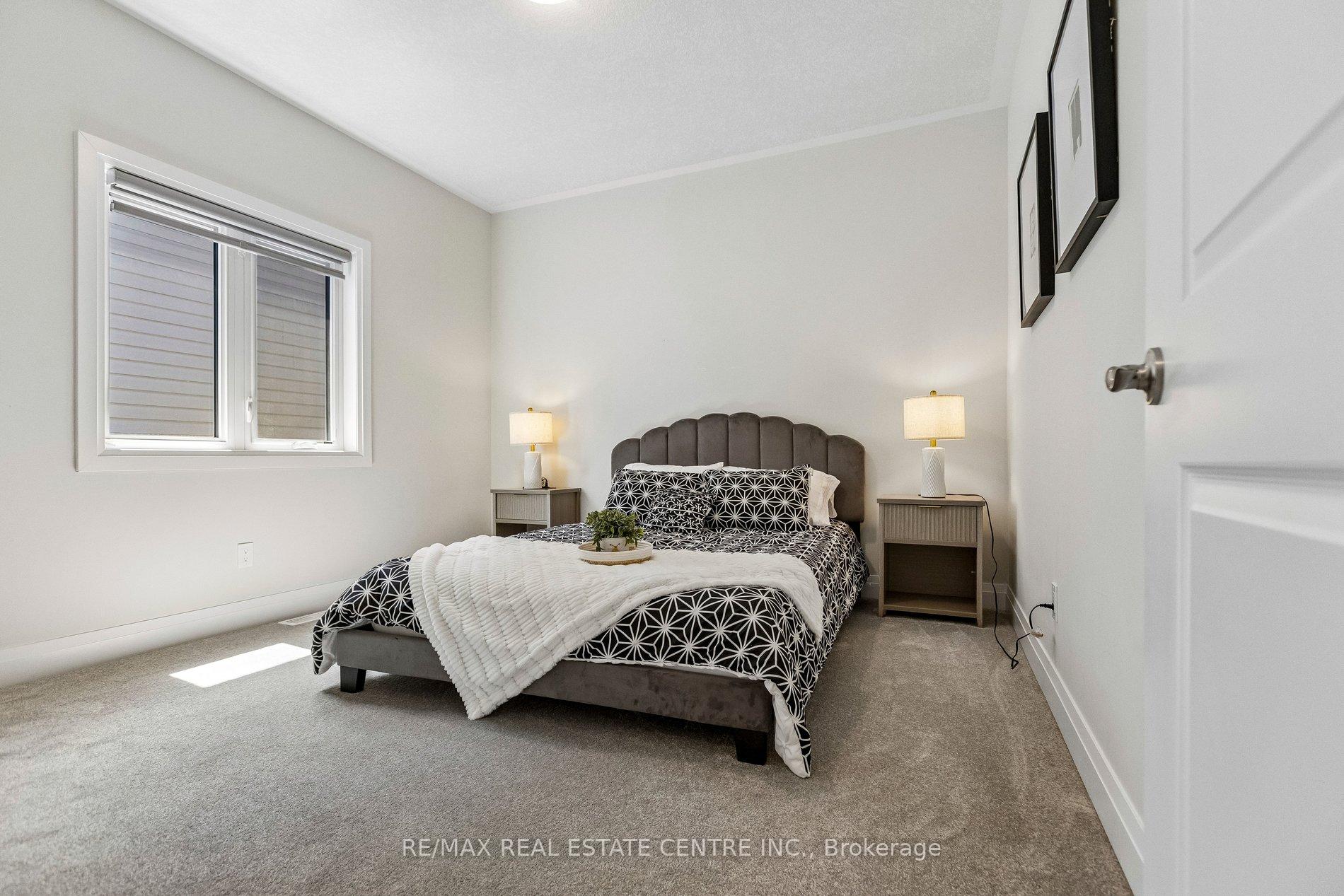 Photo 38 of 294 Chokecherry Crescent, Waterloo, Columbia Forest/Clair Hills — HOMEH