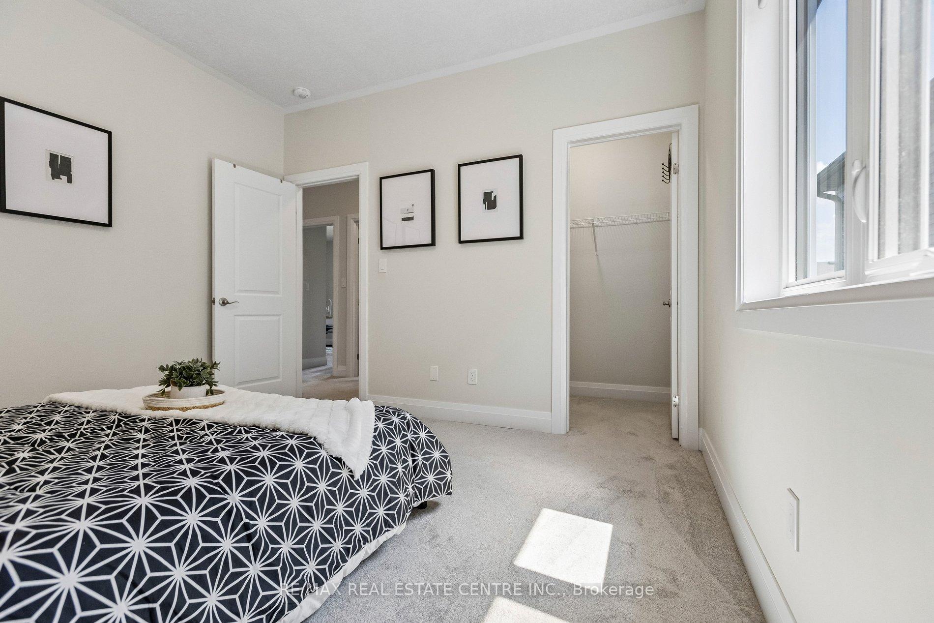 Photo 39 of 294 Chokecherry Crescent, Waterloo, Columbia Forest/Clair Hills — HOMEH