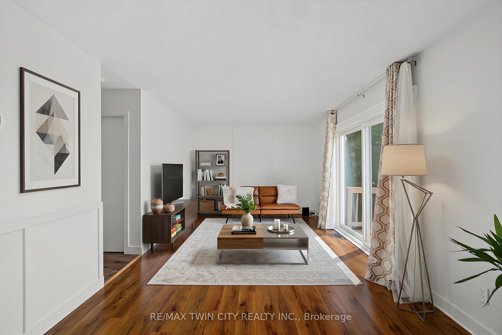 Photo 8 of 39 Southwood Drive, Kitchener, Country Hills — HOMEH