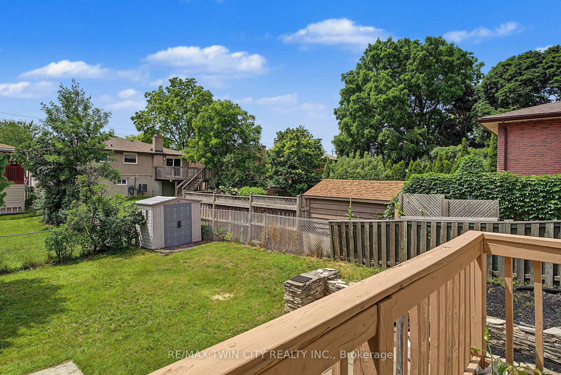 Photo 13 of 39 Southwood Drive, Kitchener, Country Hills — HOMEH