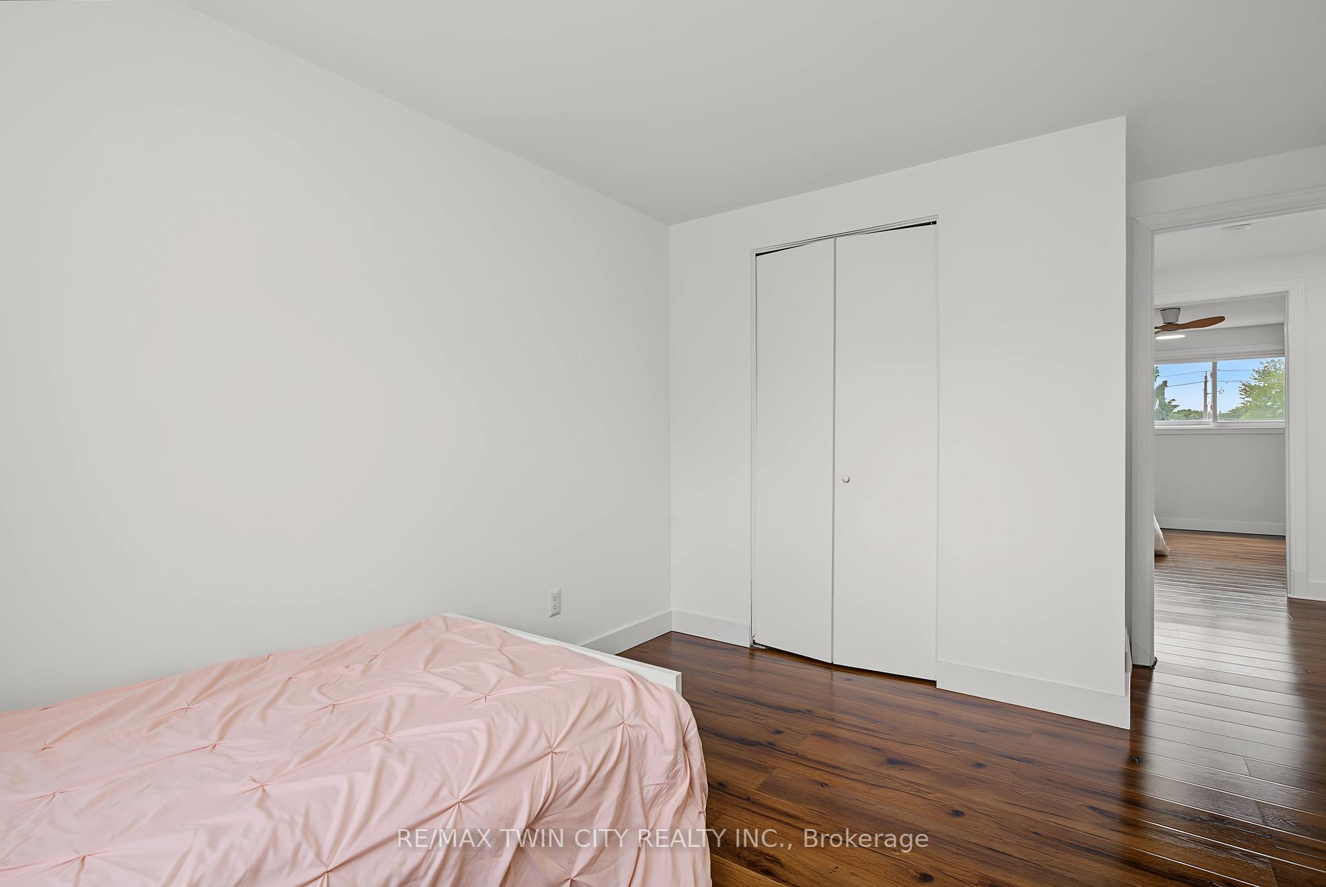 Photo 27 of 39 Southwood Drive, Kitchener, Country Hills — HOMEH