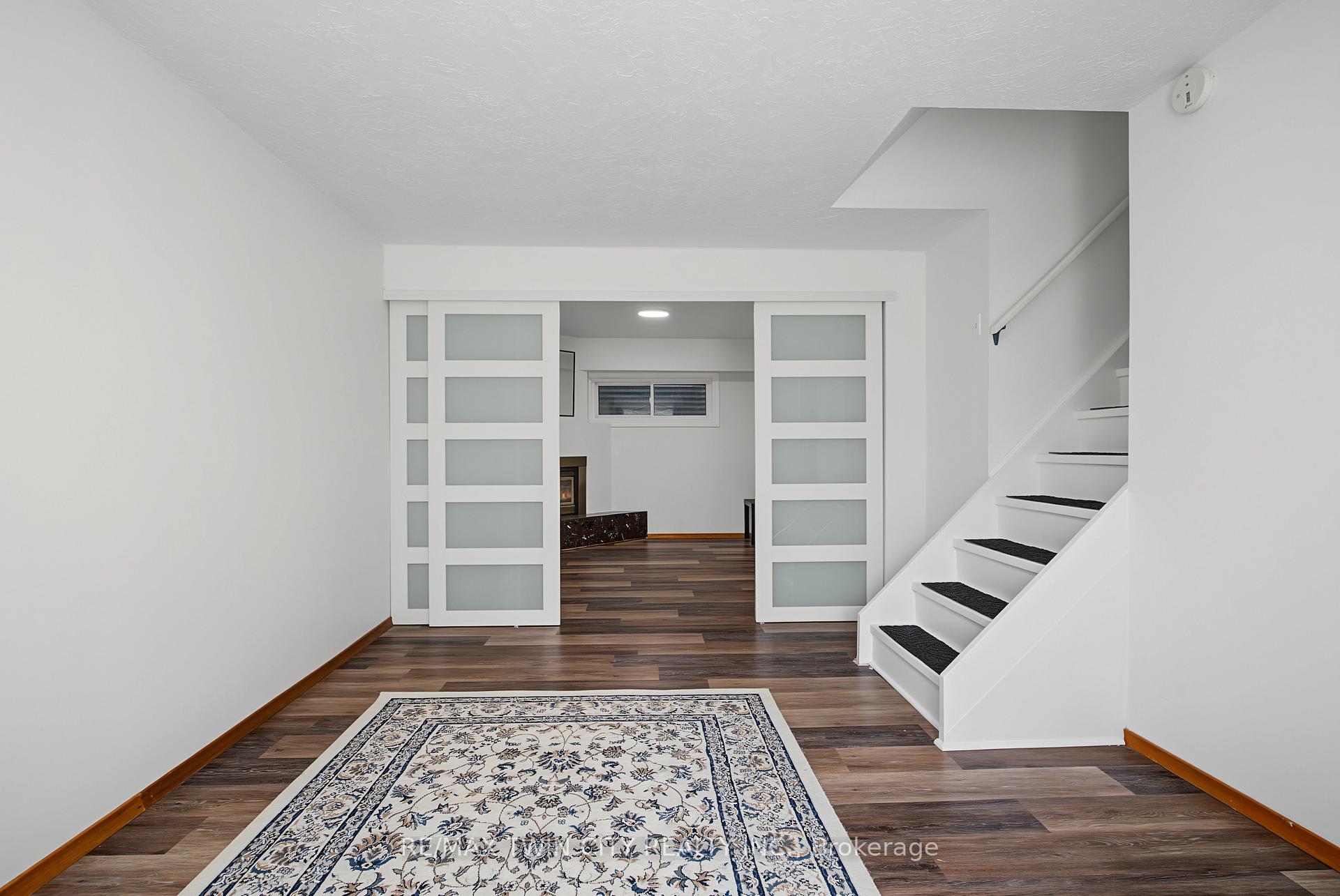 Photo 34 of 39 Southwood Drive, Kitchener, Country Hills — HOMEH