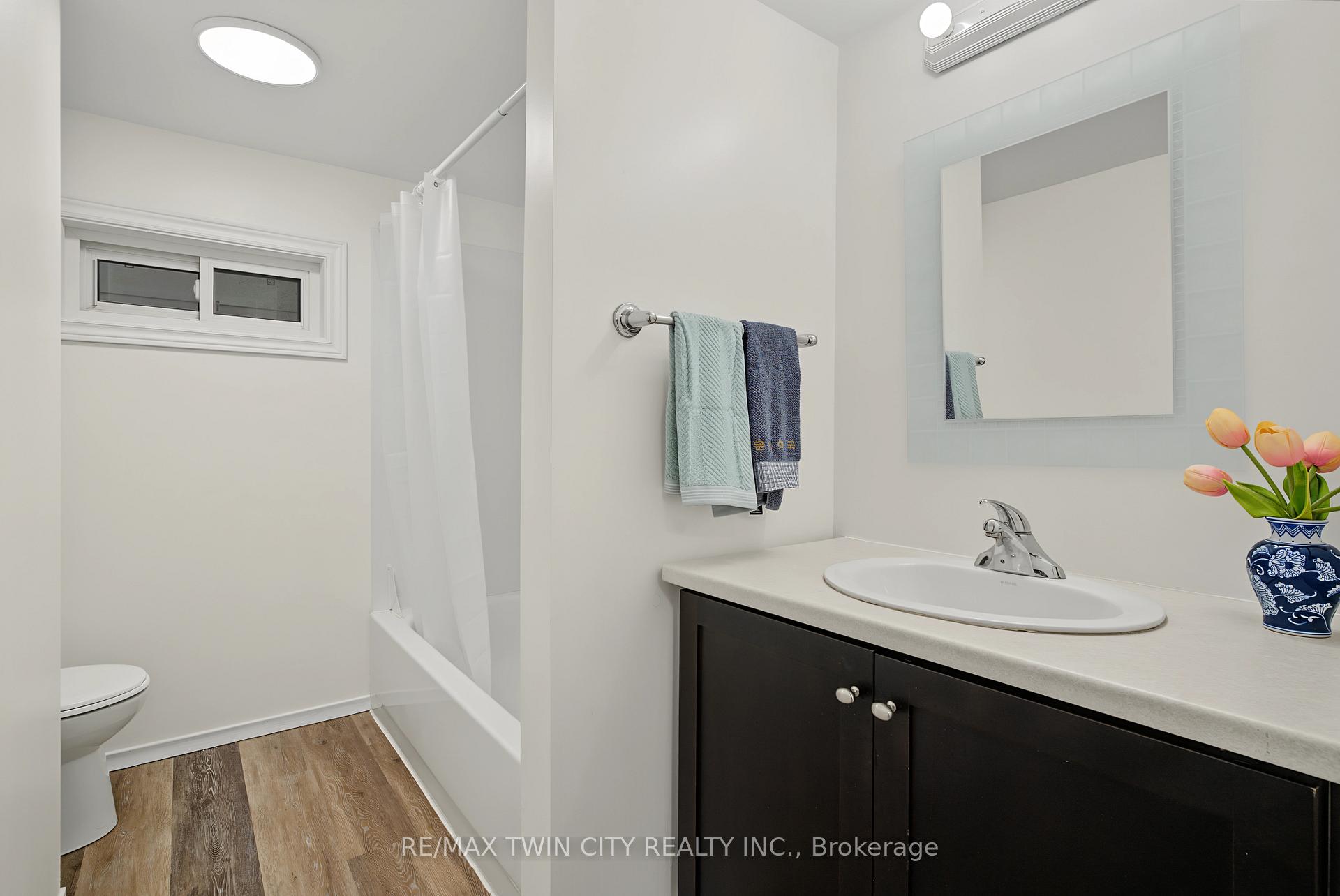 Photo 39 of 39 Southwood Drive, Kitchener, Country Hills — HOMEH