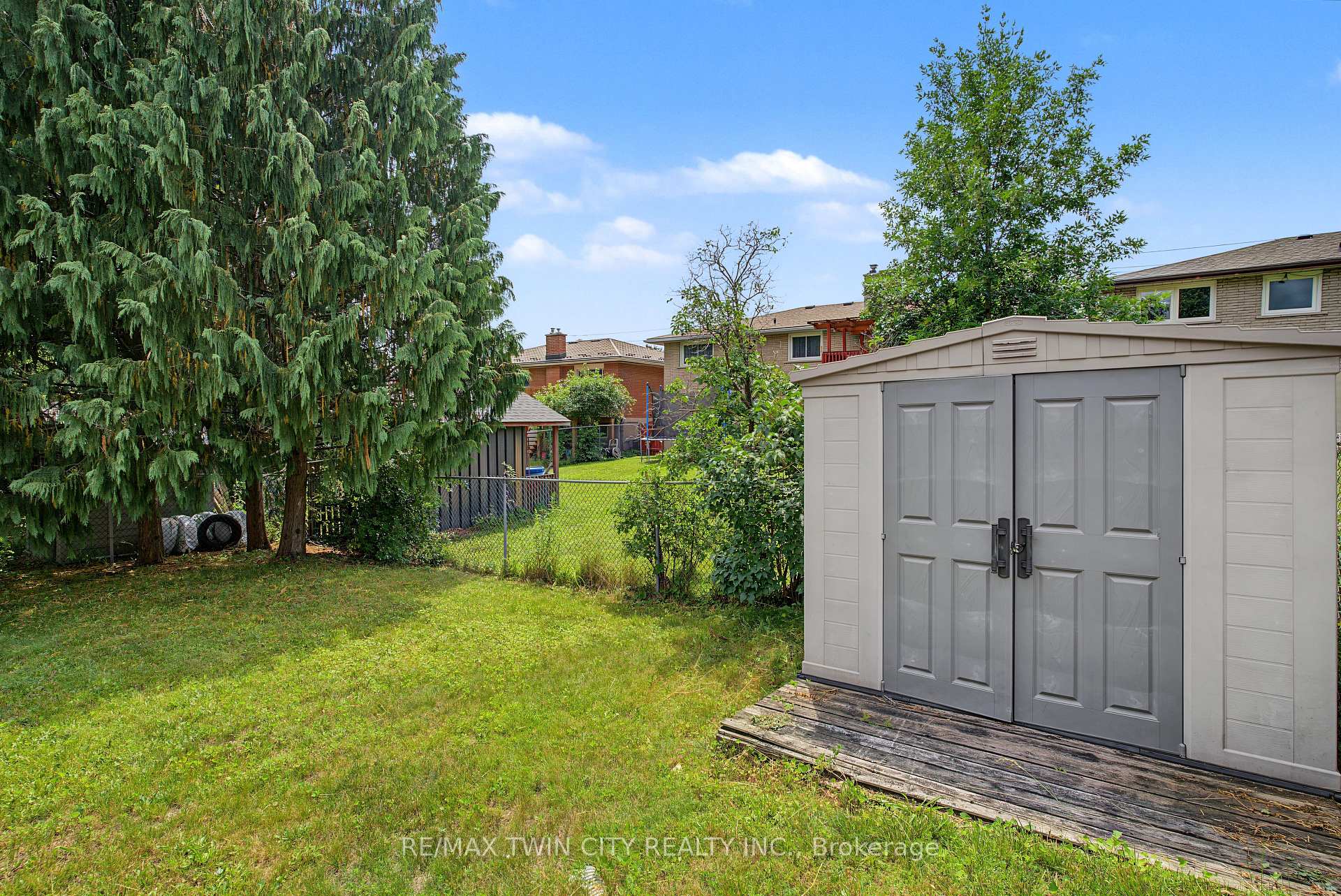 Photo 44 of 39 Southwood Drive, Kitchener, Country Hills — HOMEH
