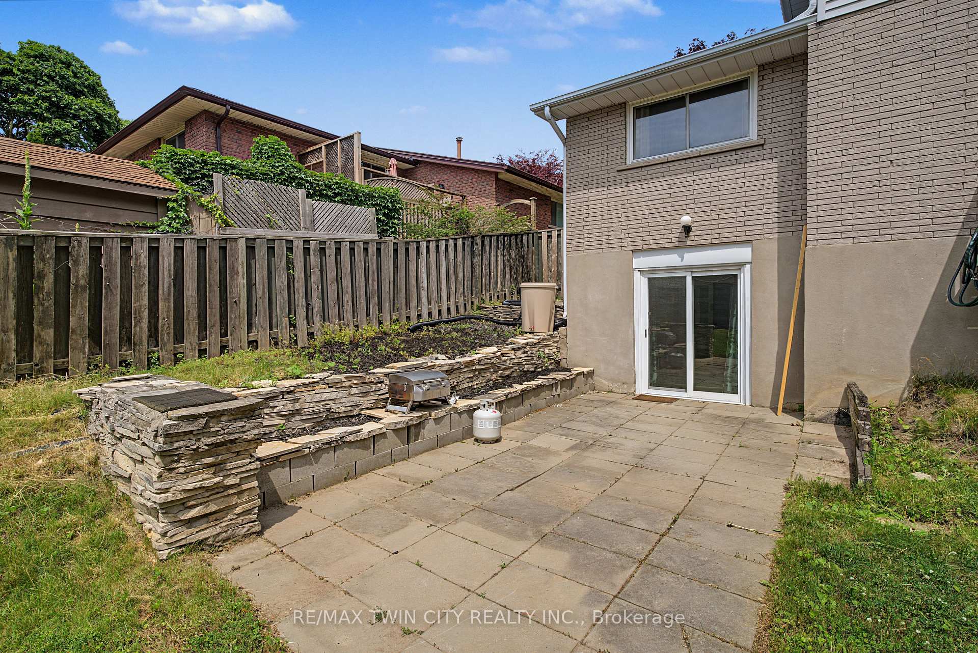 Photo 45 of 39 Southwood Drive, Kitchener, Country Hills — HOMEH