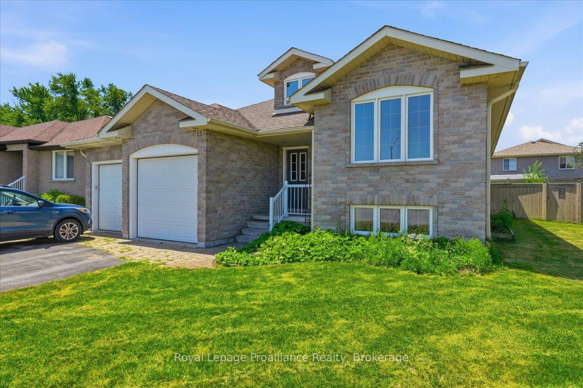 Photo 3 of 13 Freedom Crescent, Quinte West, Sidney Ward — HOMEH