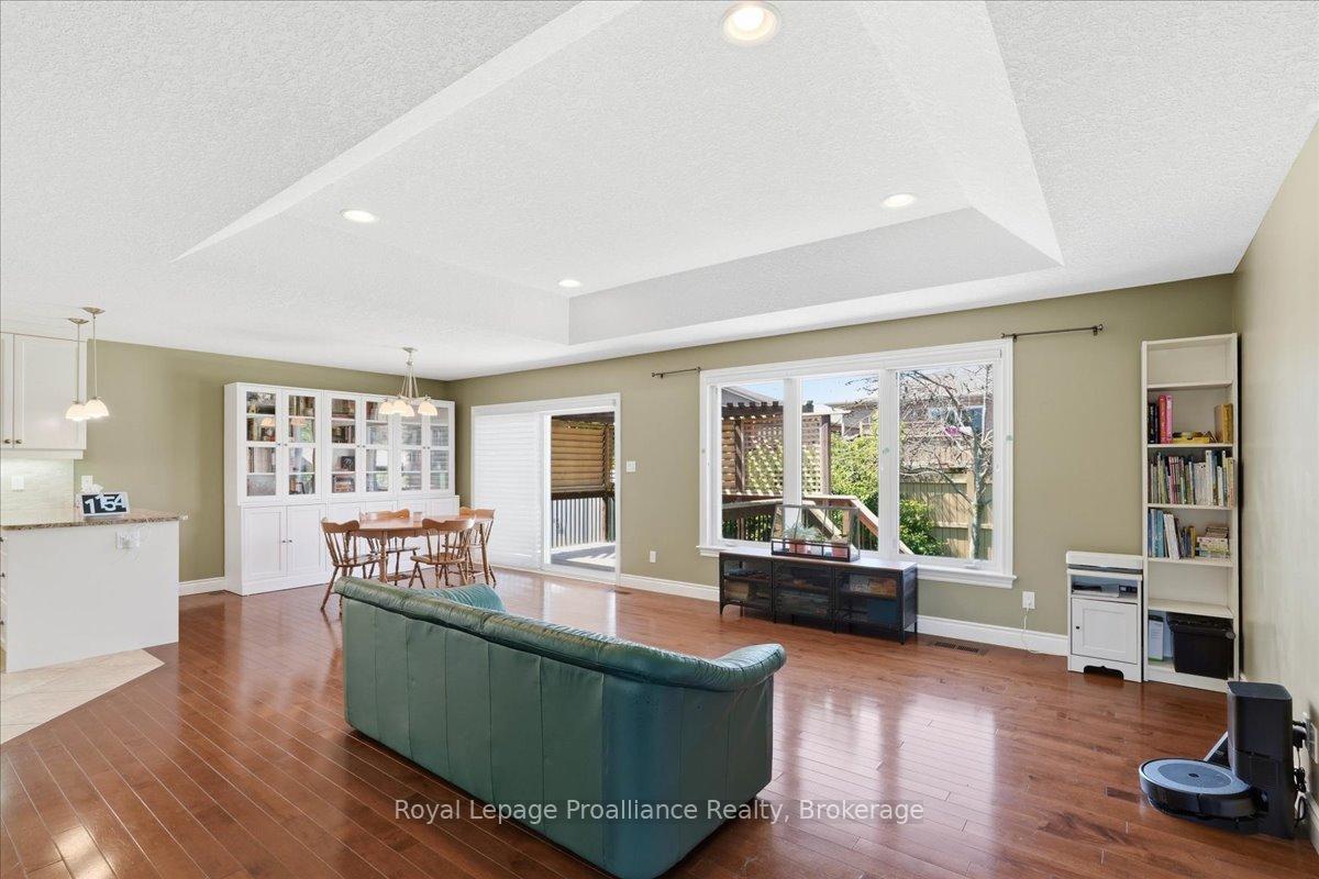 Photo 7 of 13 Freedom Crescent, Quinte West, Sidney Ward — HOMEH