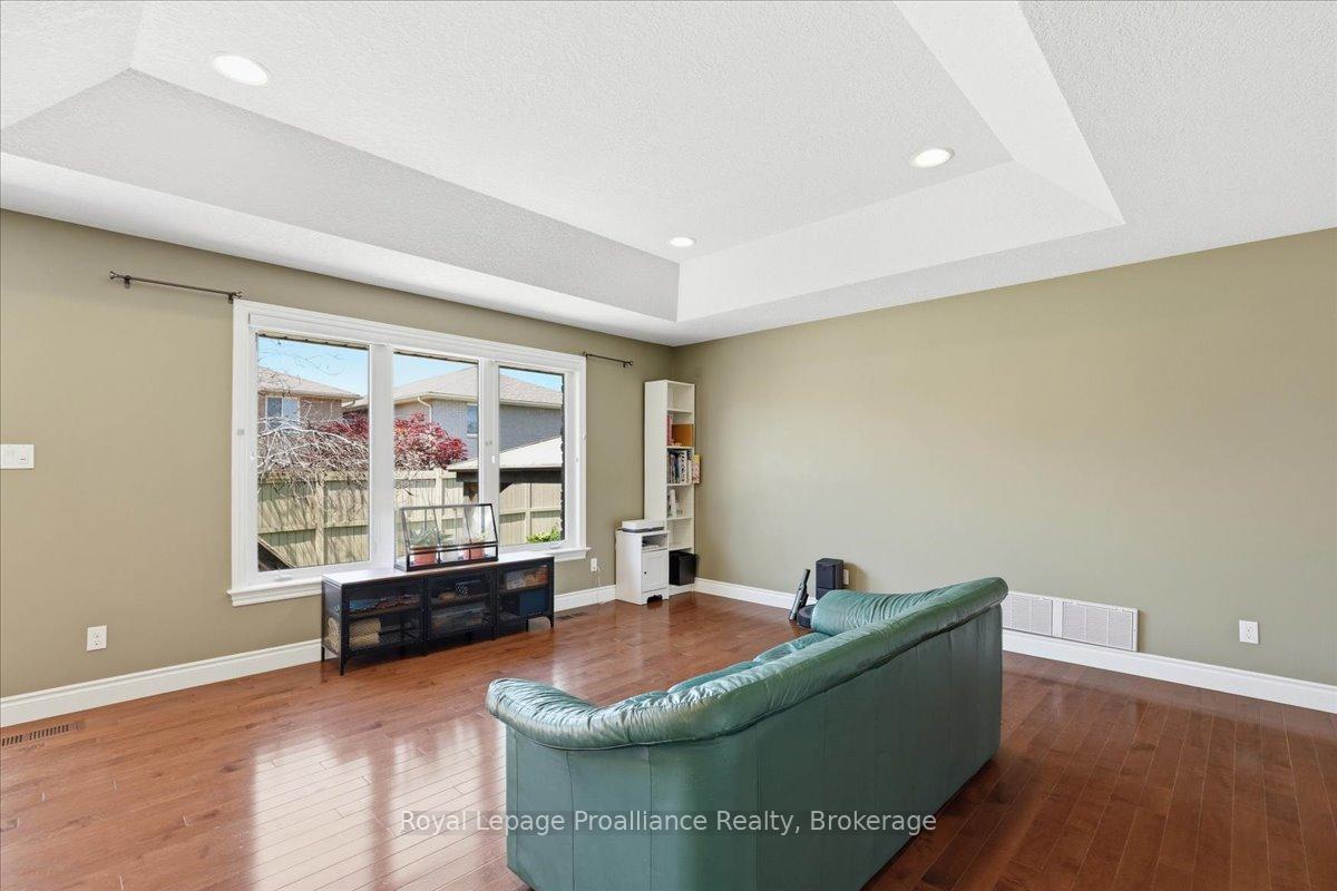 Photo 8 of 13 Freedom Crescent, Quinte West, Sidney Ward — HOMEH