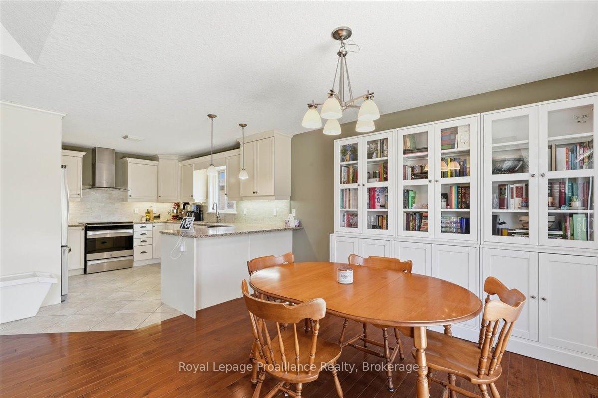 Photo 10 of 13 Freedom Crescent, Quinte West, Sidney Ward — HOMEH