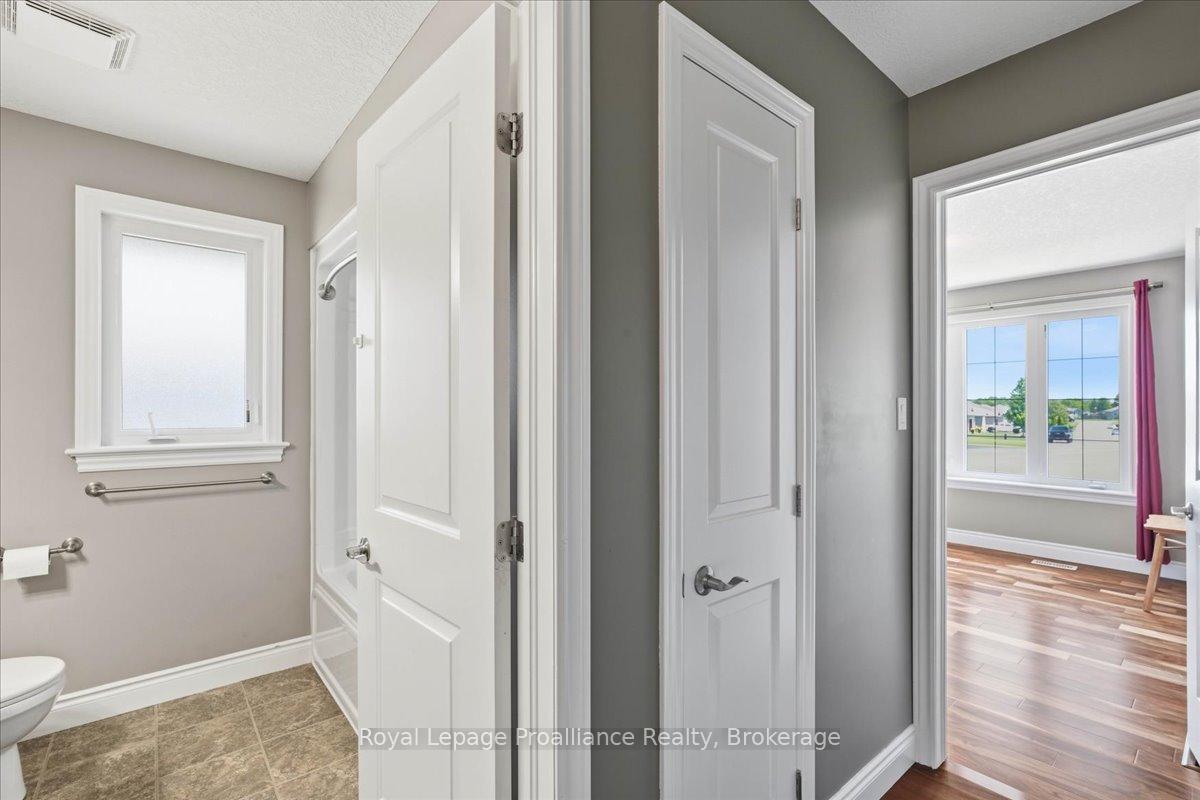 Photo 22 of 13 Freedom Crescent, Quinte West, Sidney Ward — HOMEH