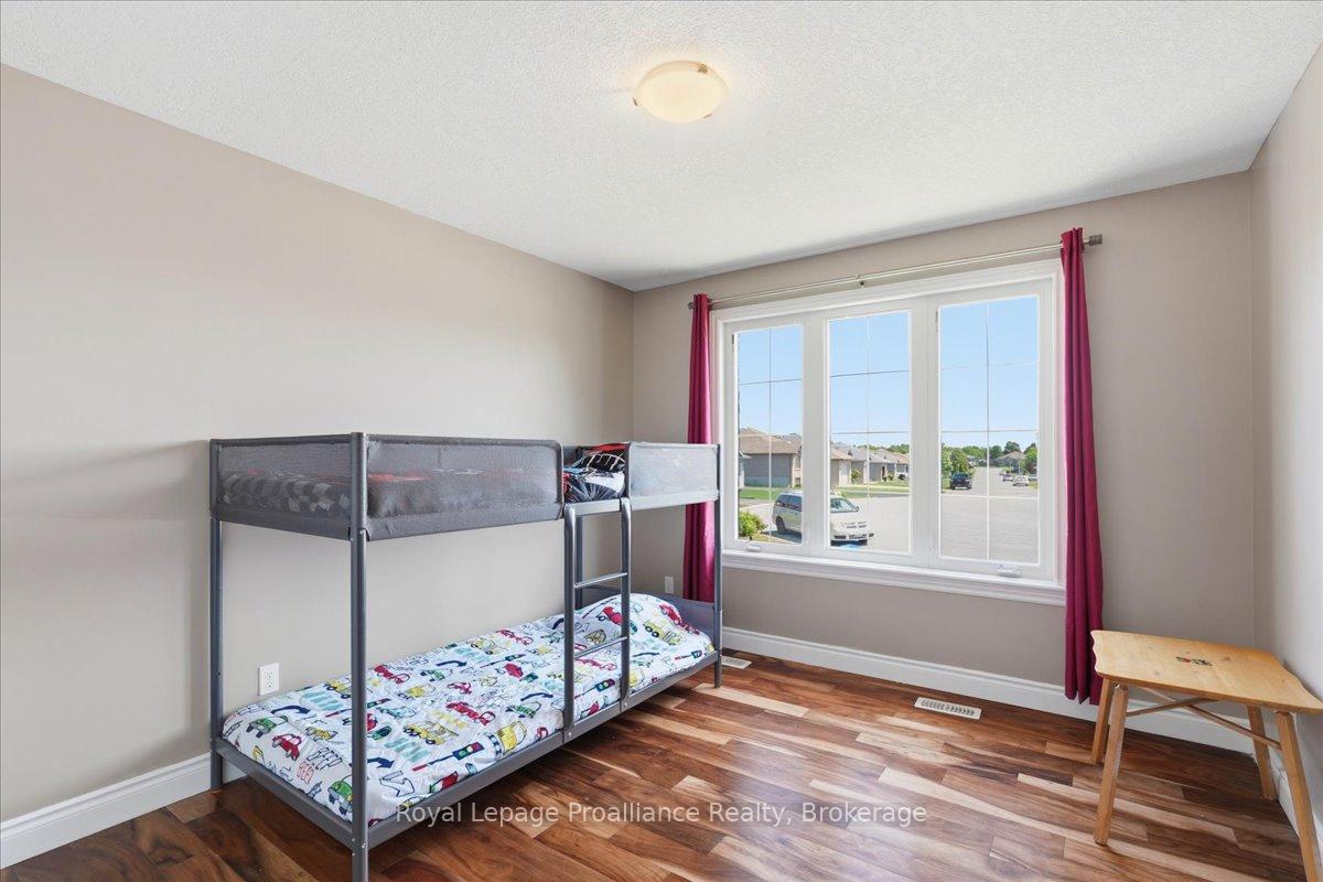 Photo 23 of 13 Freedom Crescent, Quinte West, Sidney Ward — HOMEH