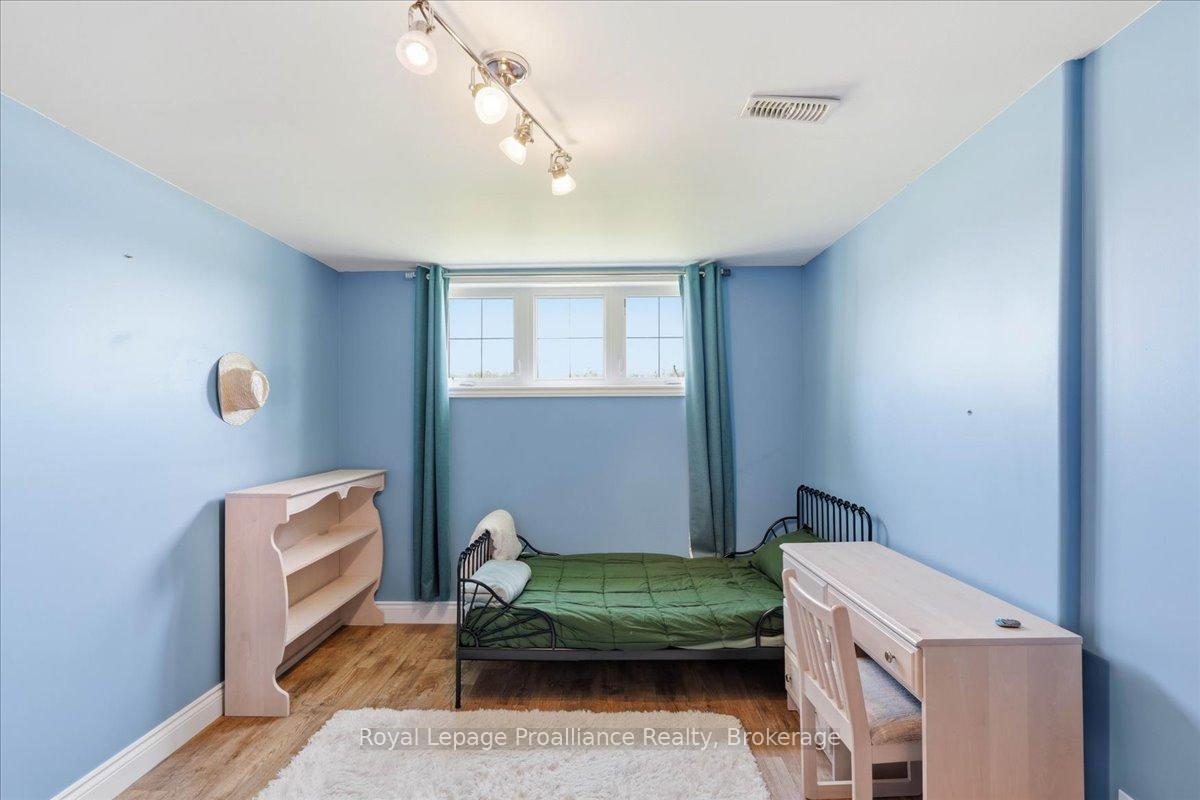Photo 37 of 13 Freedom Crescent, Quinte West, Sidney Ward — HOMEH