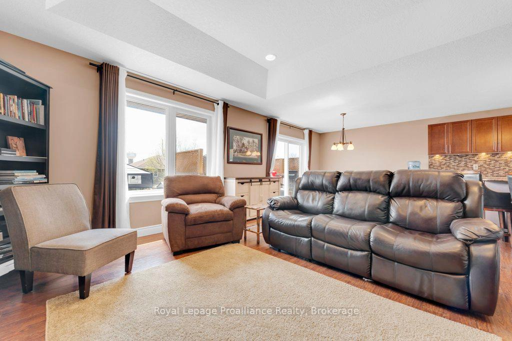 Photo 11 of 24 Freedom Crescent, Quinte West, Sidney Ward — HOMEH