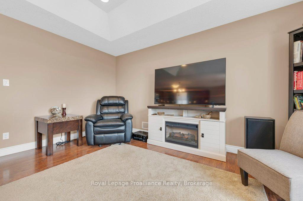 Photo 13 of 24 Freedom Crescent, Quinte West, Sidney Ward — HOMEH