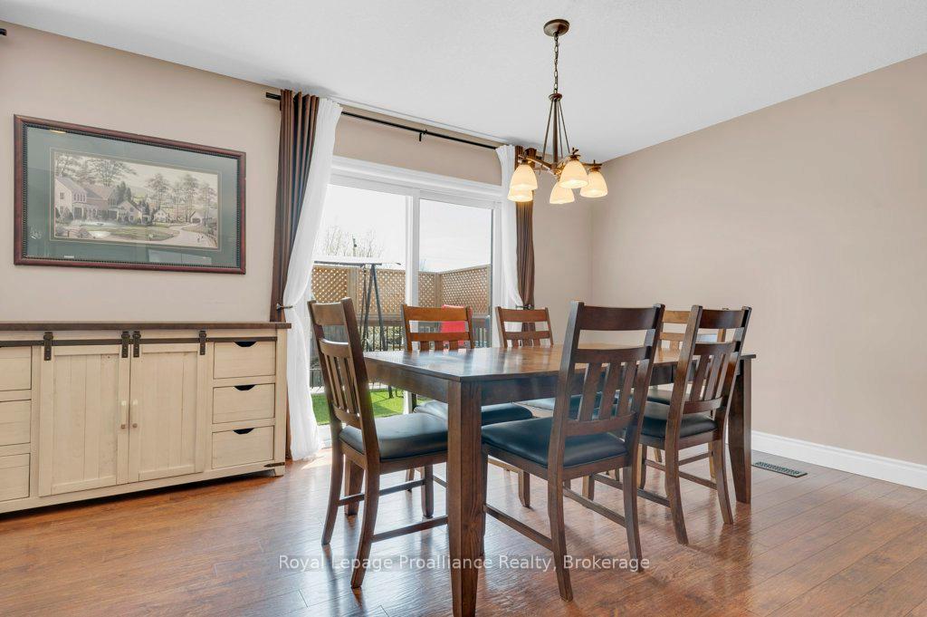 Photo 19 of 24 Freedom Crescent, Quinte West, Sidney Ward — HOMEH