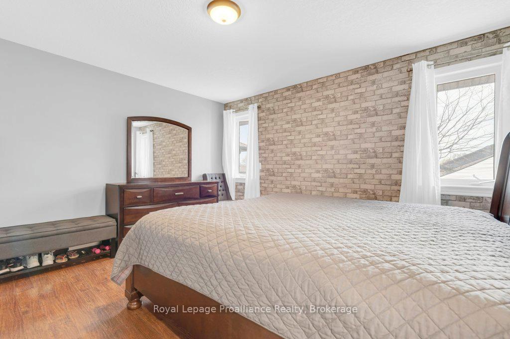 Photo 22 of 24 Freedom Crescent, Quinte West, Sidney Ward — HOMEH
