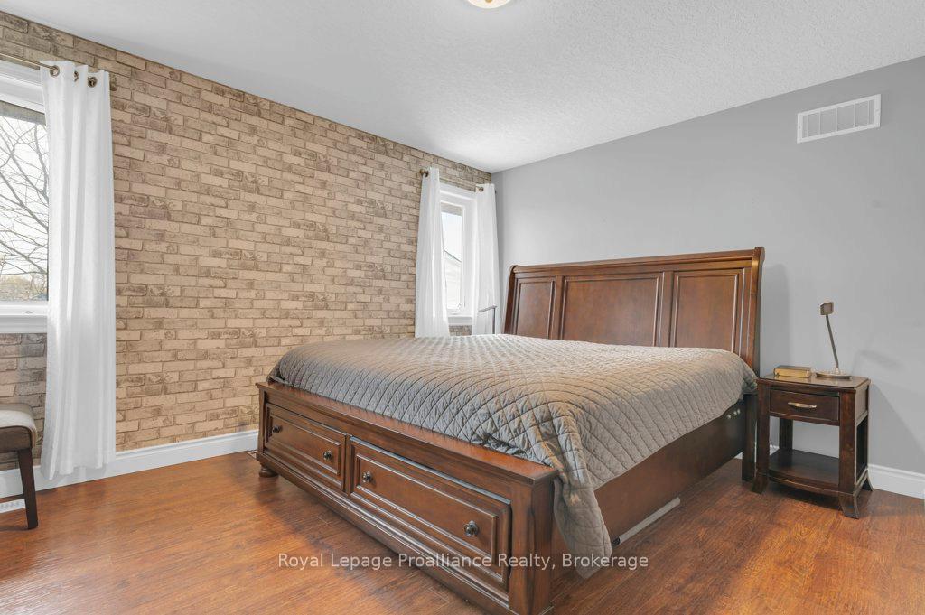 Photo 23 of 24 Freedom Crescent, Quinte West, Sidney Ward — HOMEH