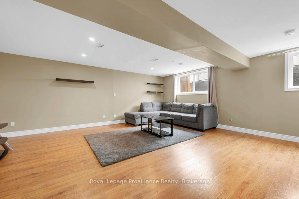 Photo 26 of 24 Freedom Crescent, Quinte West, Sidney Ward — HOMEH