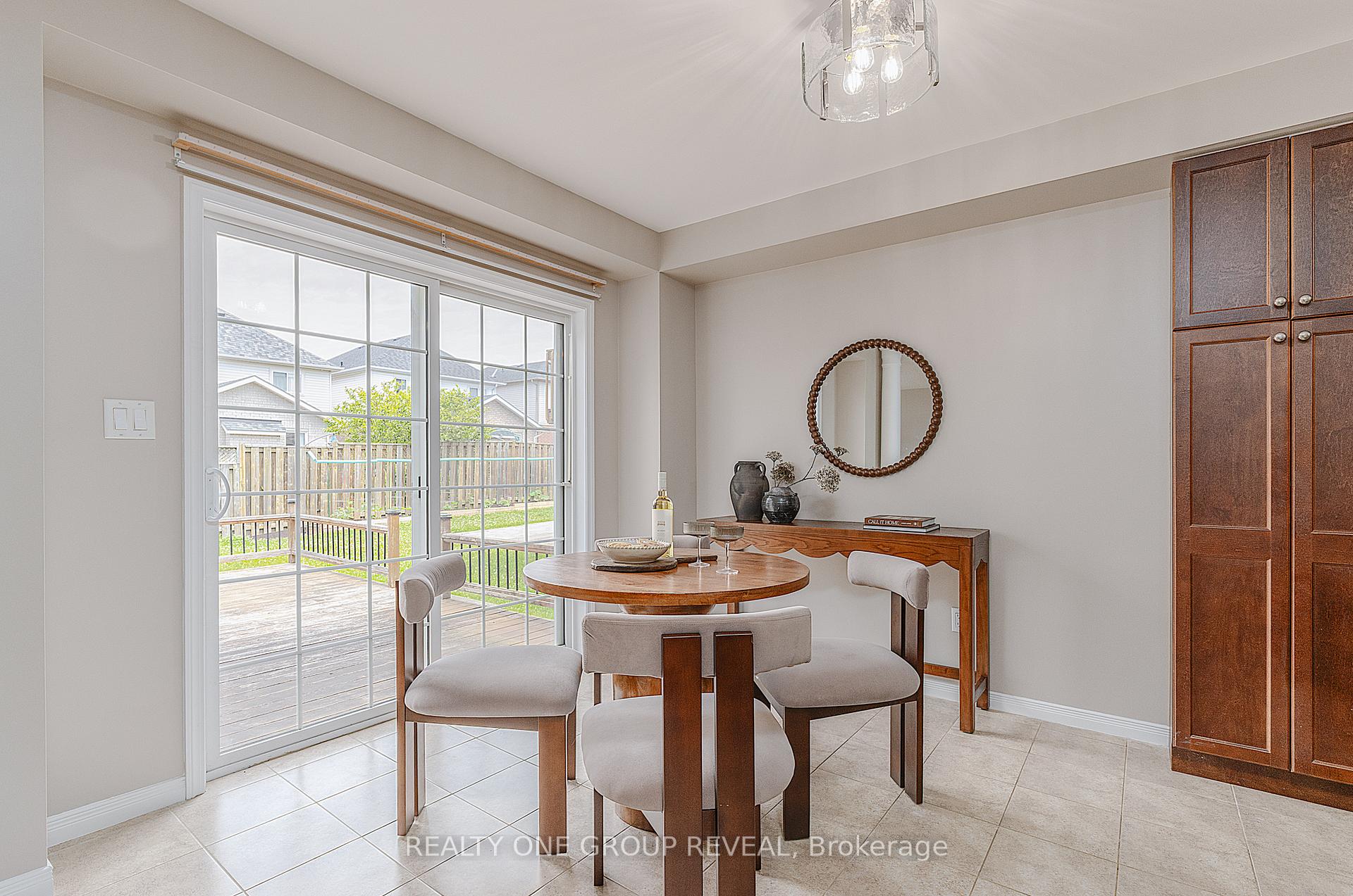 Photo 6 of 528 Luple Avenue, Oshawa, Samac — HOMEH