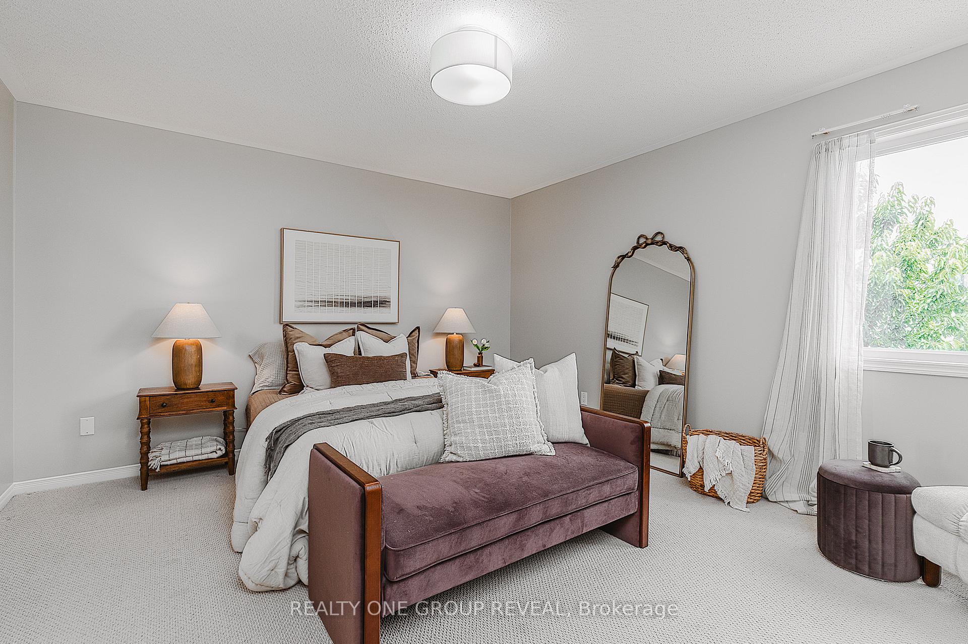 Photo 10 of 528 Luple Avenue, Oshawa, Samac — HOMEH
