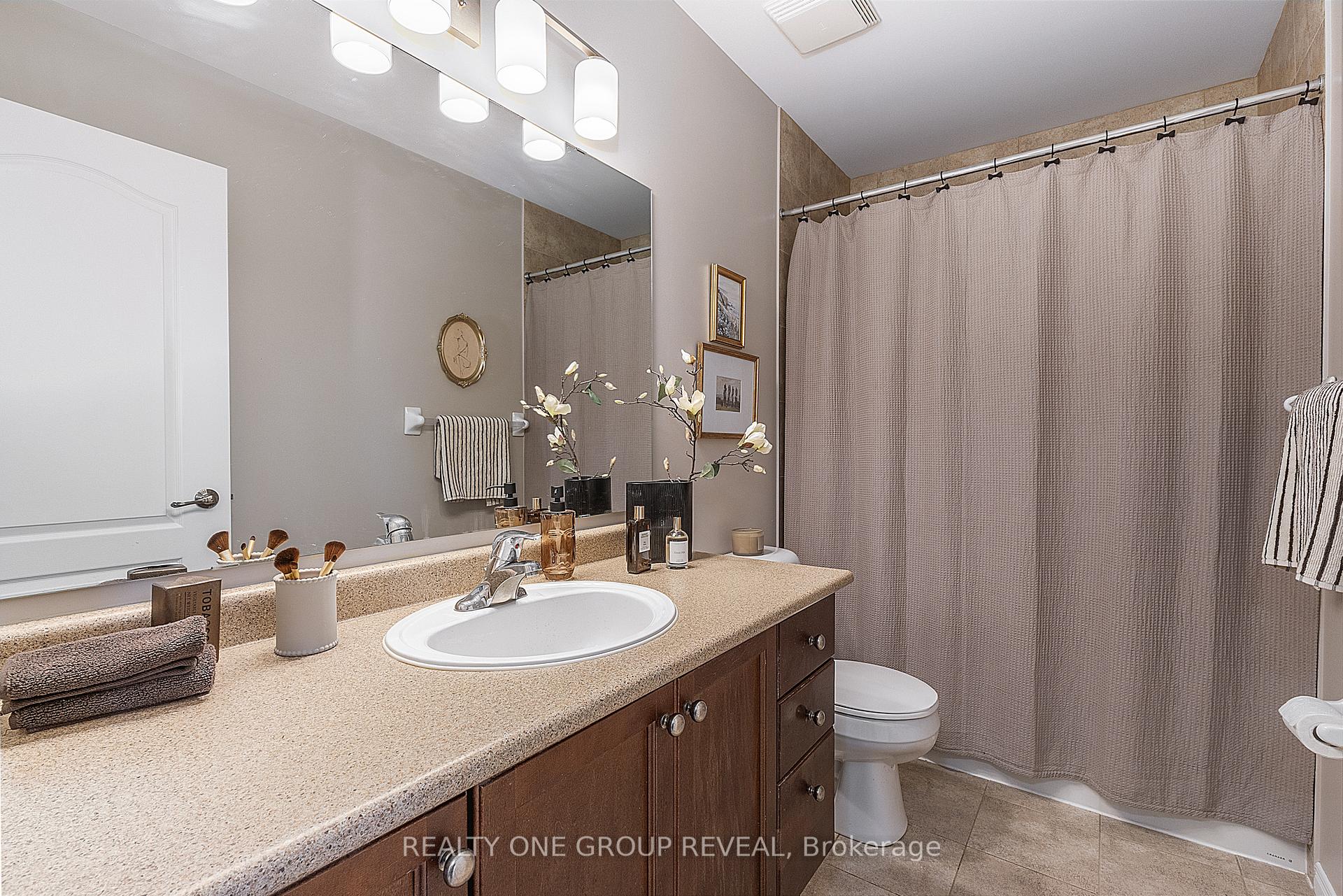 Photo 14 of 528 Luple Avenue, Oshawa, Samac — HOMEH