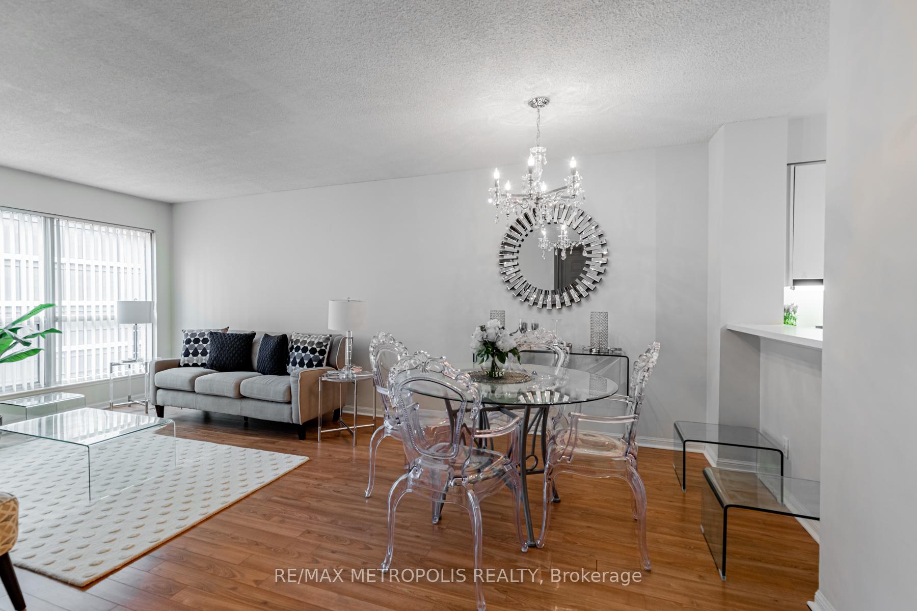 Photo 9 of Unit 601, 7 Carlton Street, Toronto, Church-Yonge Corridor — HOMEH
