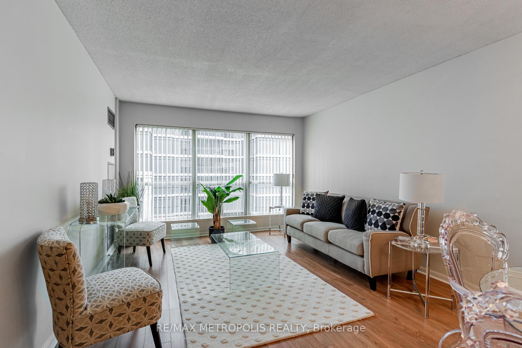 Photo 12 of Unit 601, 7 Carlton Street, Toronto, Church-Yonge Corridor — HOMEH