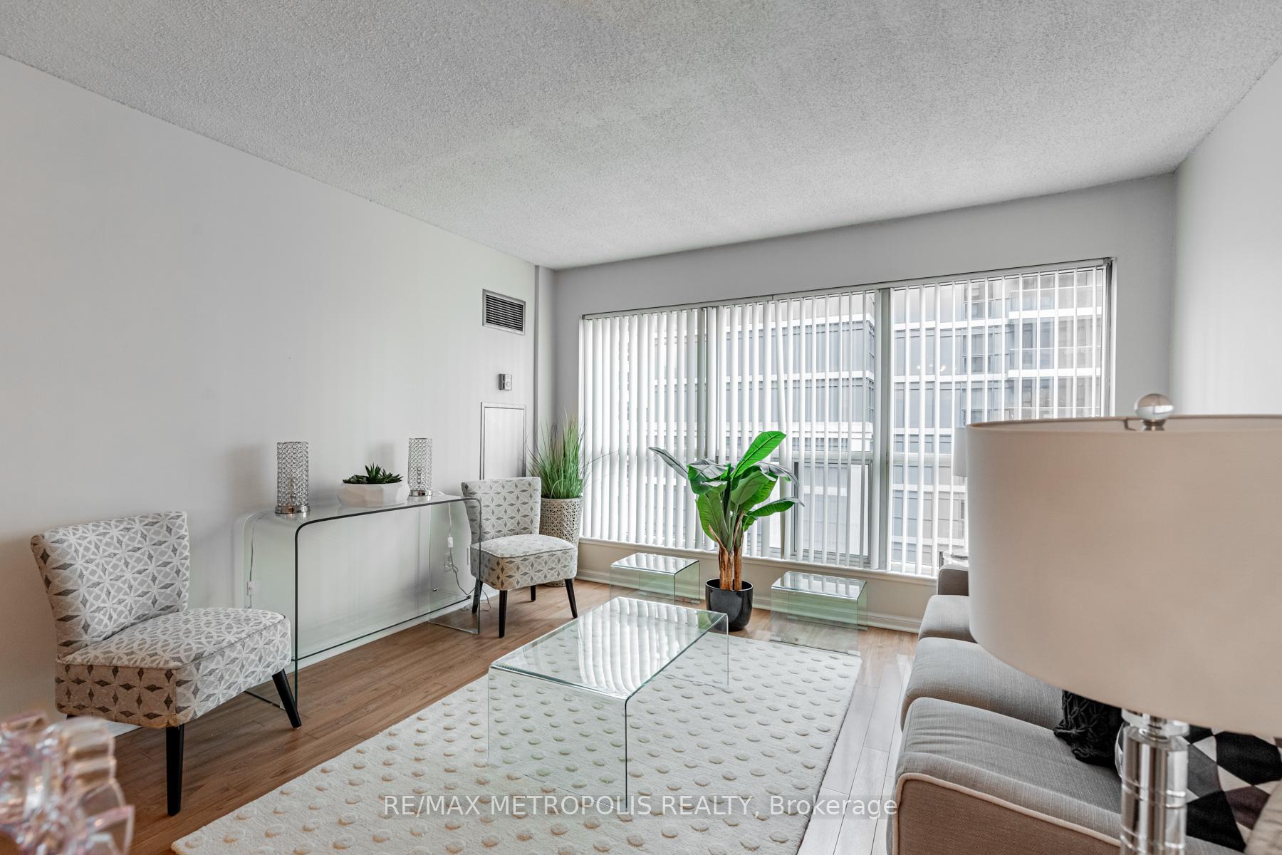 Photo 13 of Unit 601, 7 Carlton Street, Toronto, Church-Yonge Corridor — HOMEH