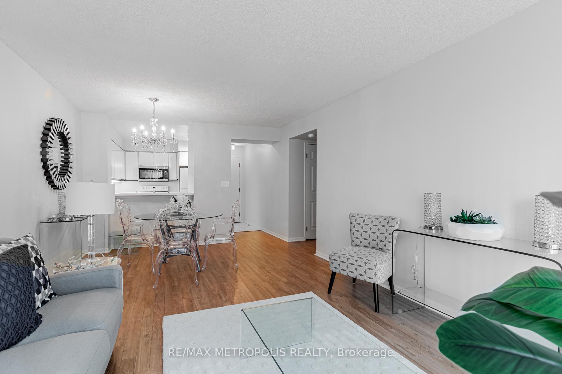 Photo 14 of Unit 601, 7 Carlton Street, Toronto, Church-Yonge Corridor — HOMEH