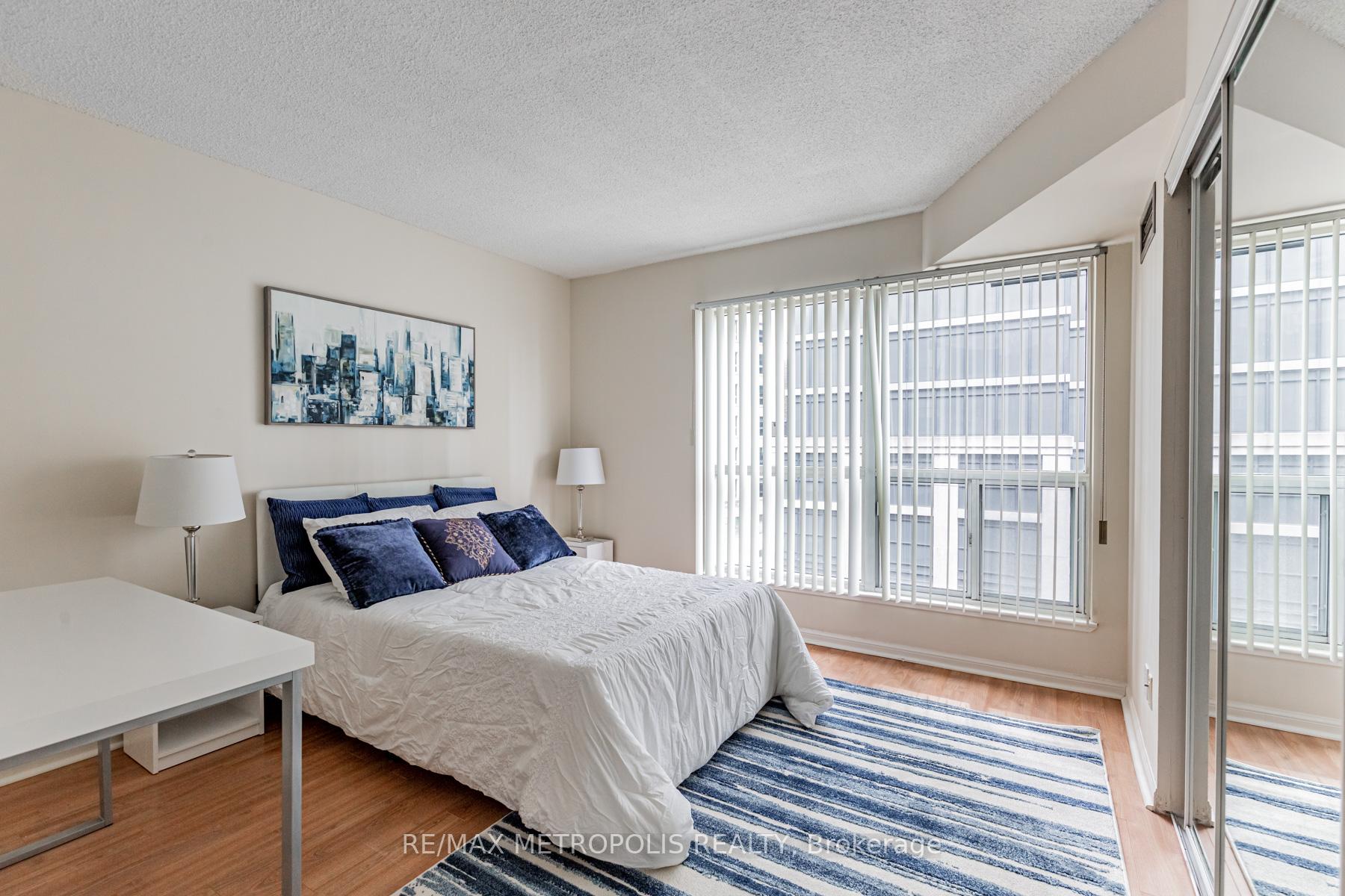 Photo 16 of Unit 601, 7 Carlton Street, Toronto, Church-Yonge Corridor — HOMEH